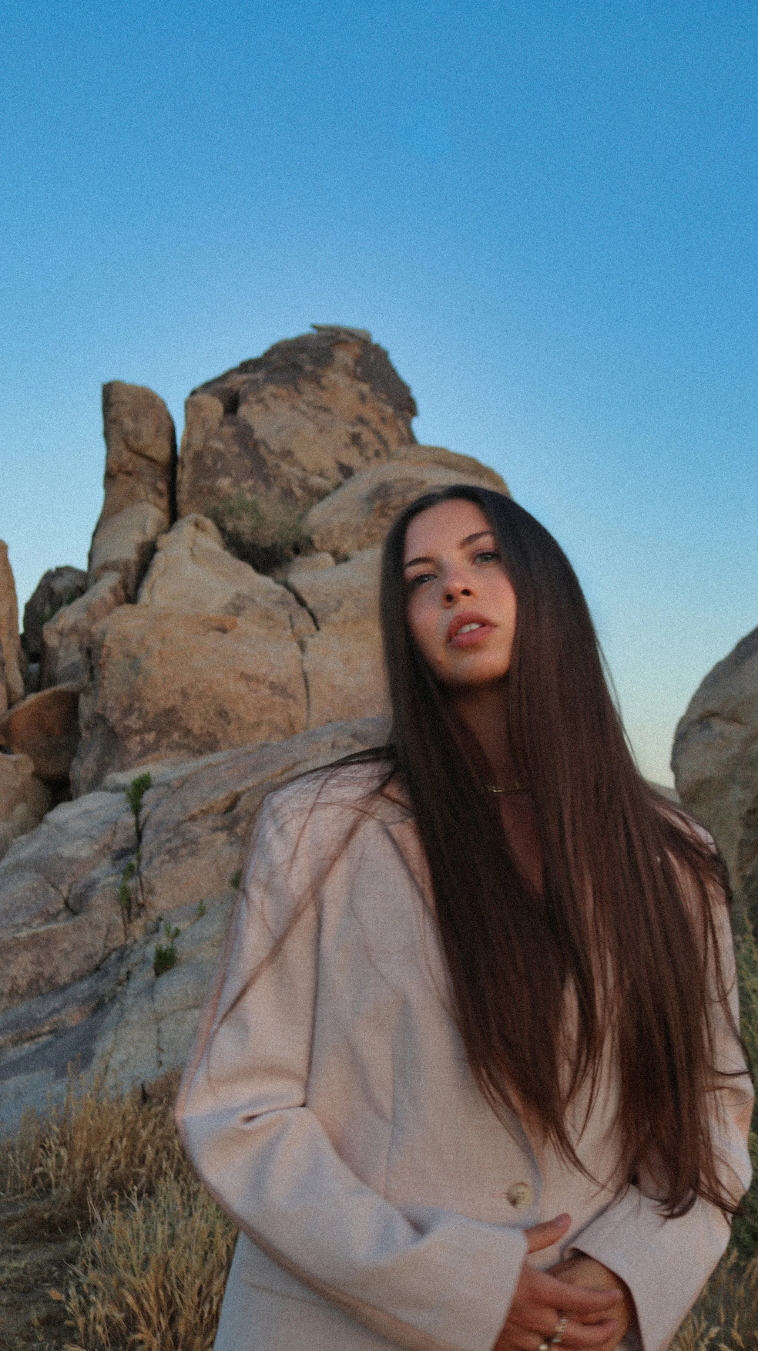 Lara Somogyi releases her first single from upcoming re-versions album, '! (expansion)'