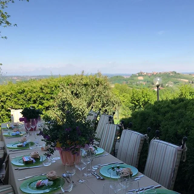 Where will you be celebrating Easter this year? #holidaysthatgobeyondtheordinary #holidayphilosophy #instatravel #winetour #ventomarino #piemonte #easter #winetasting #winetourism #italy #ladolcevita #asti #alfrescodining