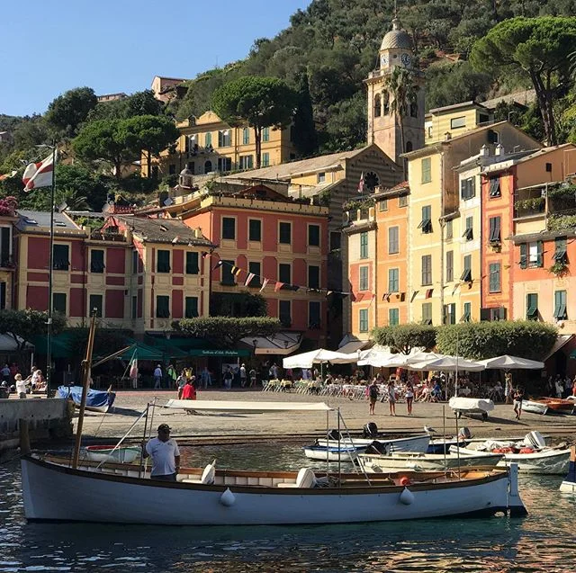 Pretty Portofino is the jewel of the Ligurian Coastline. A great day trip from our vineyard and Agriturismo. #ventomarino #holidaysthatgobeyondtheordinary #holidayphilosophy #portofino #luxurylifestyle #luxurytravel #visititaly #italy #vineyardvibes