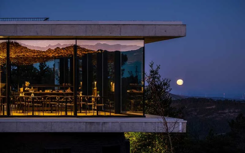 CasadeSaoLourenco_Fatiga-Restaurant-Outside-View-Detail.jpg
