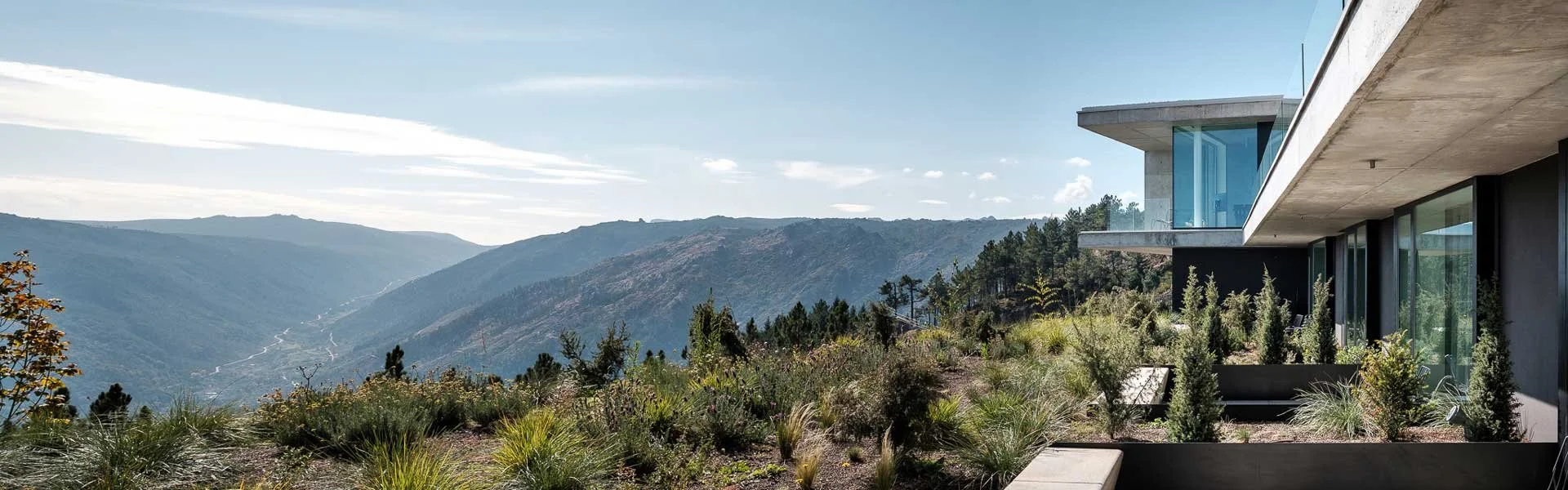 CasadeSaoLourenco_Panoramic-Glacial-Valley-View-2-1920x600.jpg