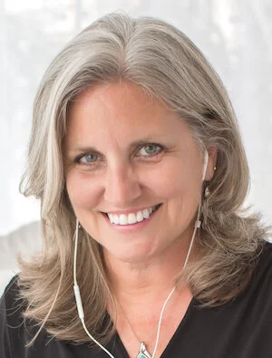 color headshot L smallest.jpeg