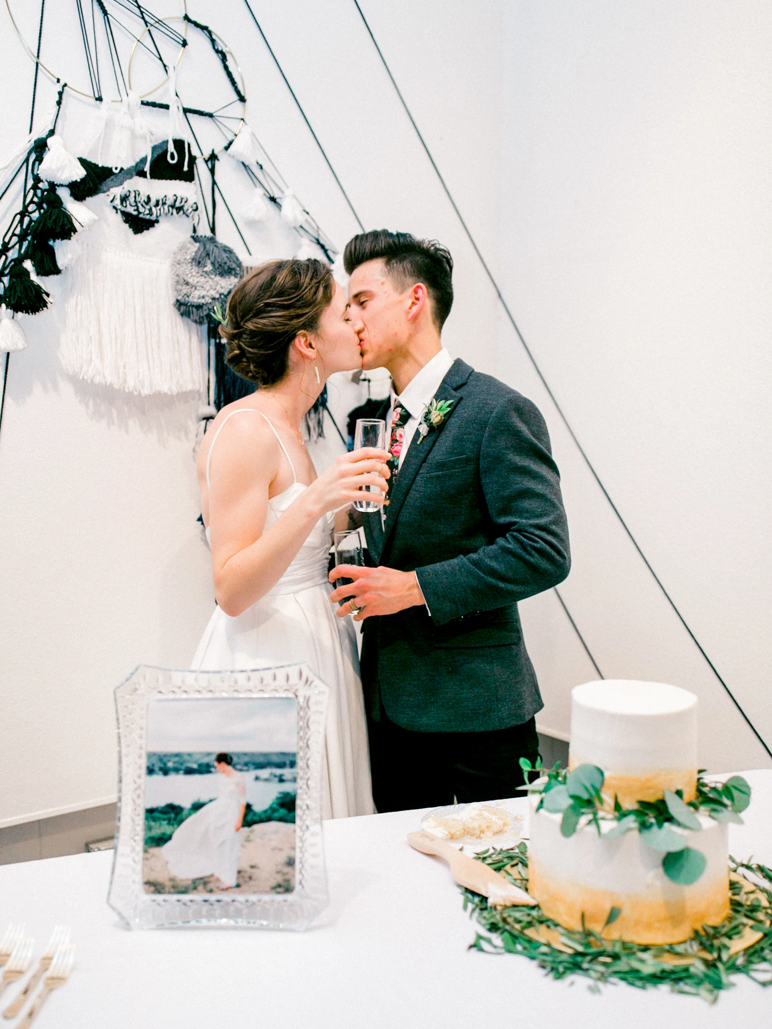 Kim + Zane_ Proof Prints_130.jpg