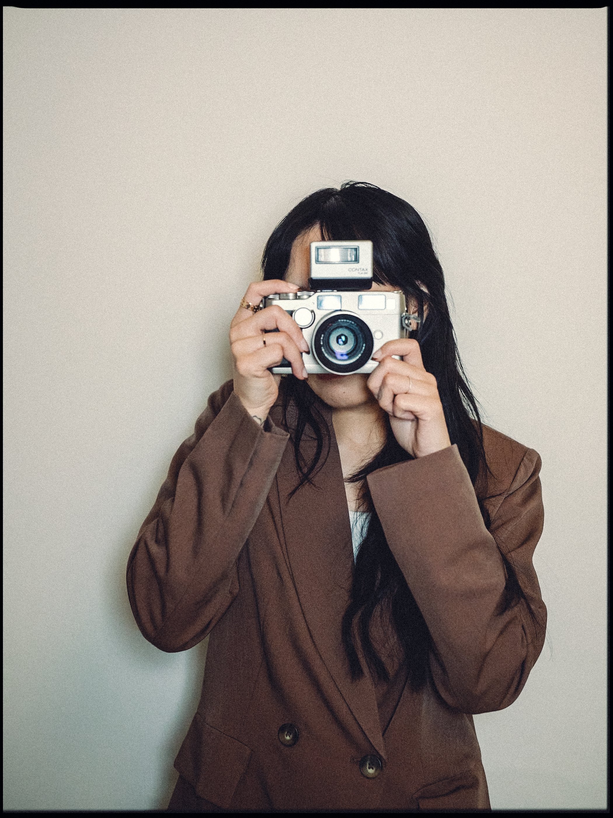 Private photo editor for wedding photographers Katie Rivera, specializing in luxury film emulation editing and hybrid film matching