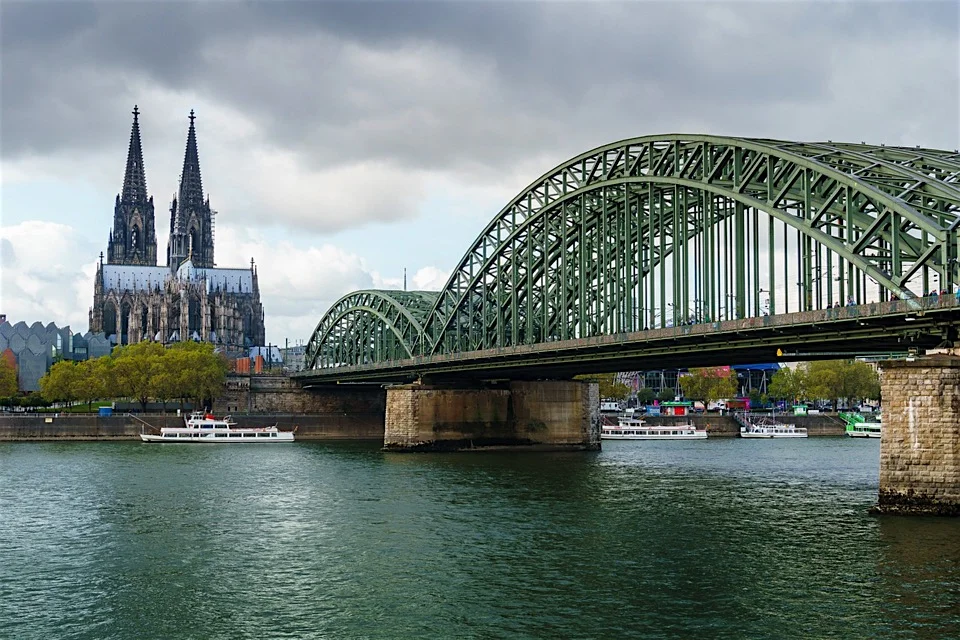 cologne-dombruecke.jpg