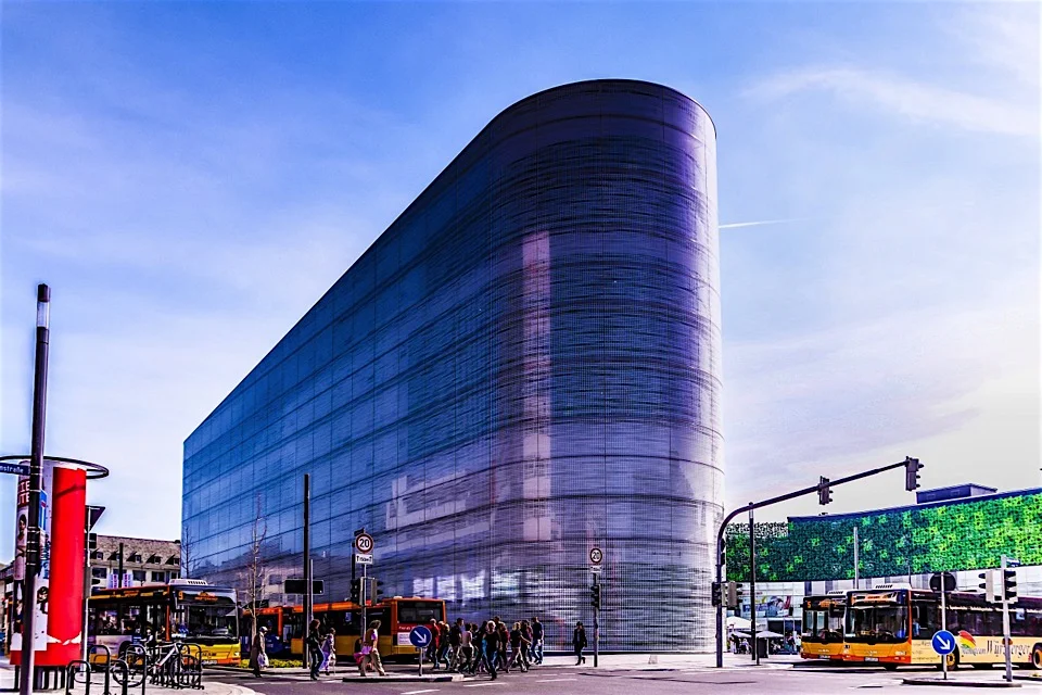 Leverkusen building-959166_1280-.jpg