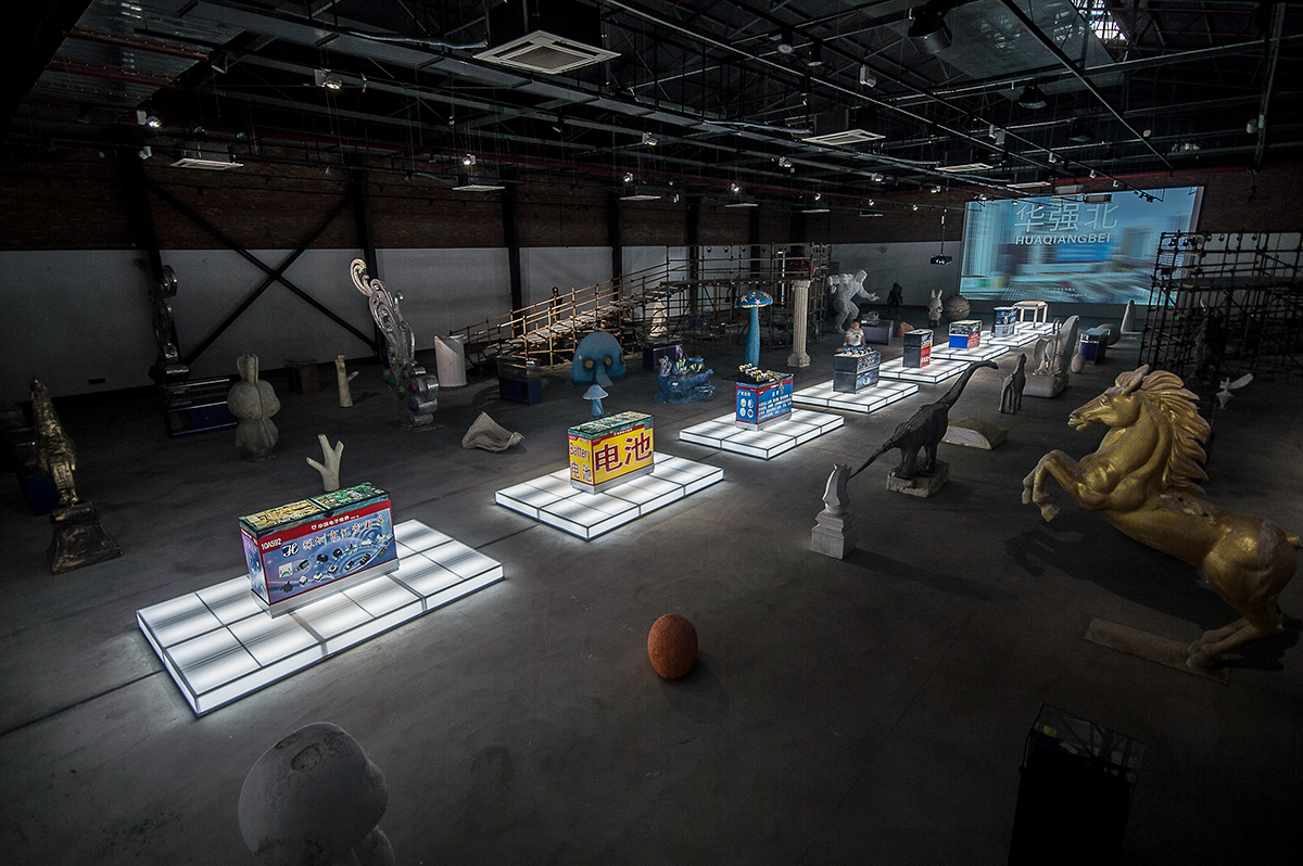 Installation view of Simon Denny’s “Real Mass Entrepreneurship” at OCAT Shenzhen, 2017. Courtesy the artist and OCAT Shenzhen.