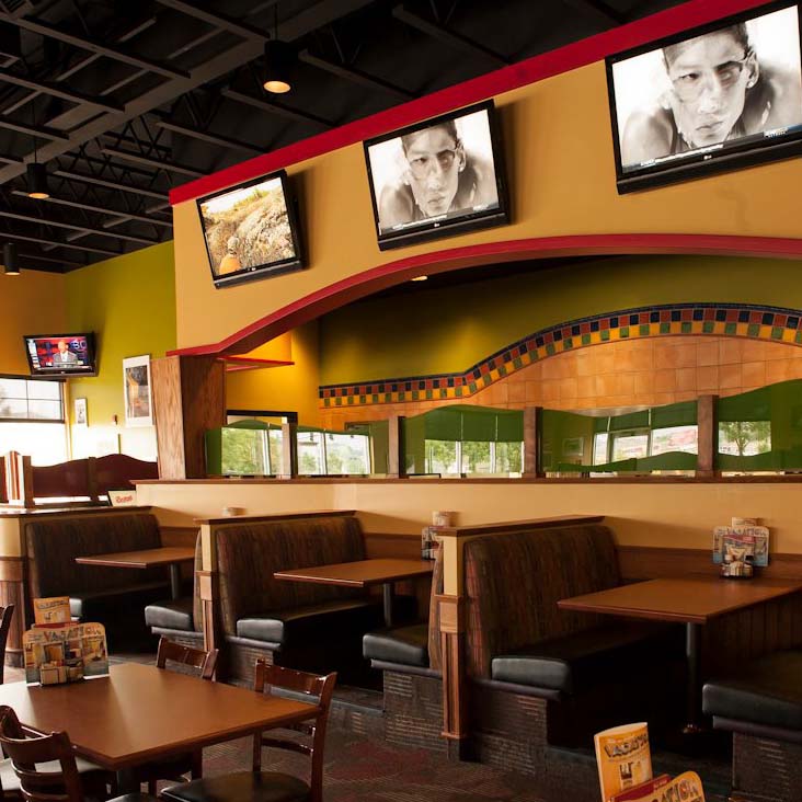 Bostons Dining Wide Angle TN.jpg