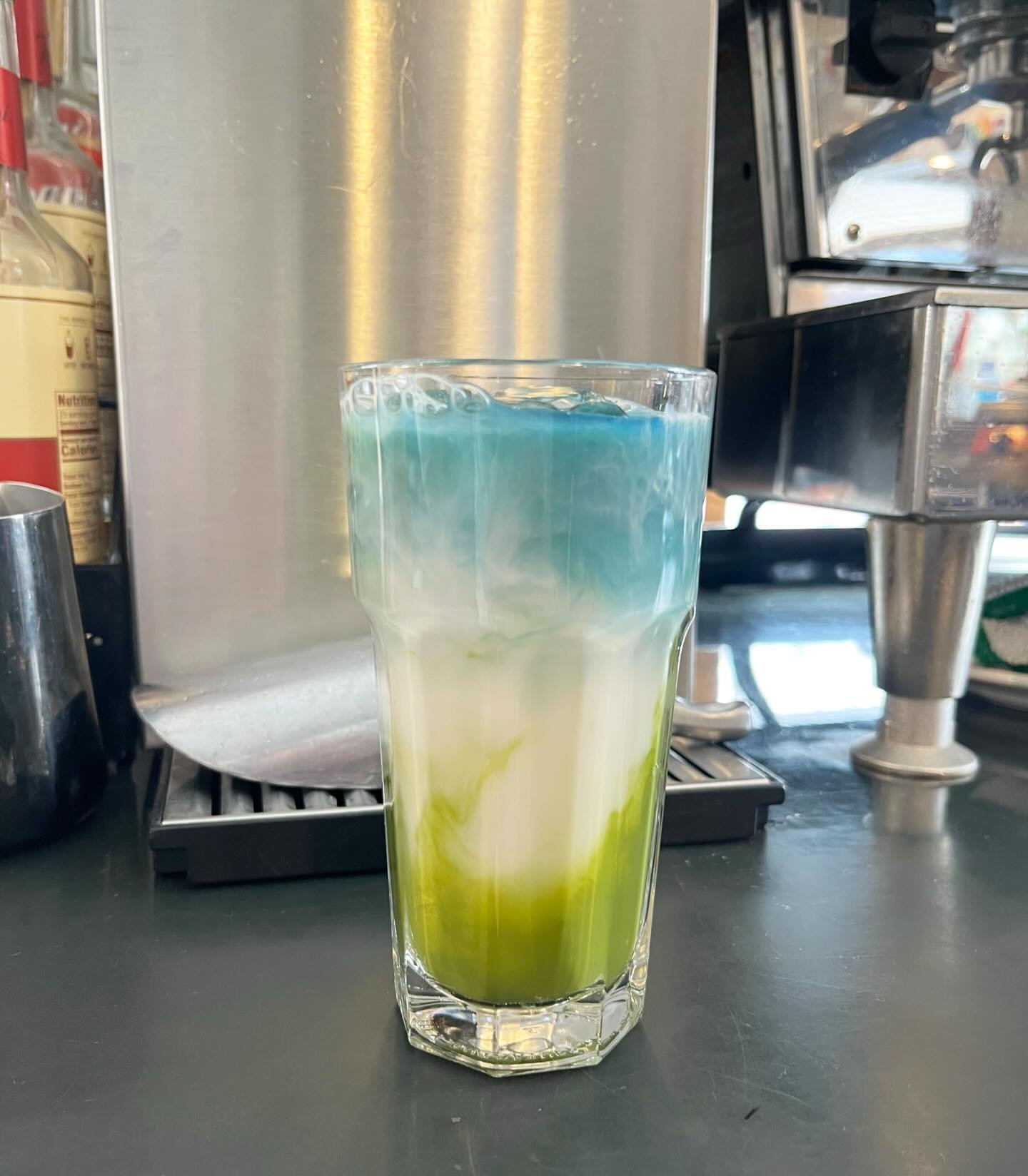 🌍 EARTH DAY MATCHA IS BACK! 🌎

This iced beauty comes with your choice of regular or sweet matcha and butterfly pea flower. Drink as is or top it off with some cold foam! 

Here all of April. Come and get it! 

#risecoffeehouse #driggsidaho #earthd