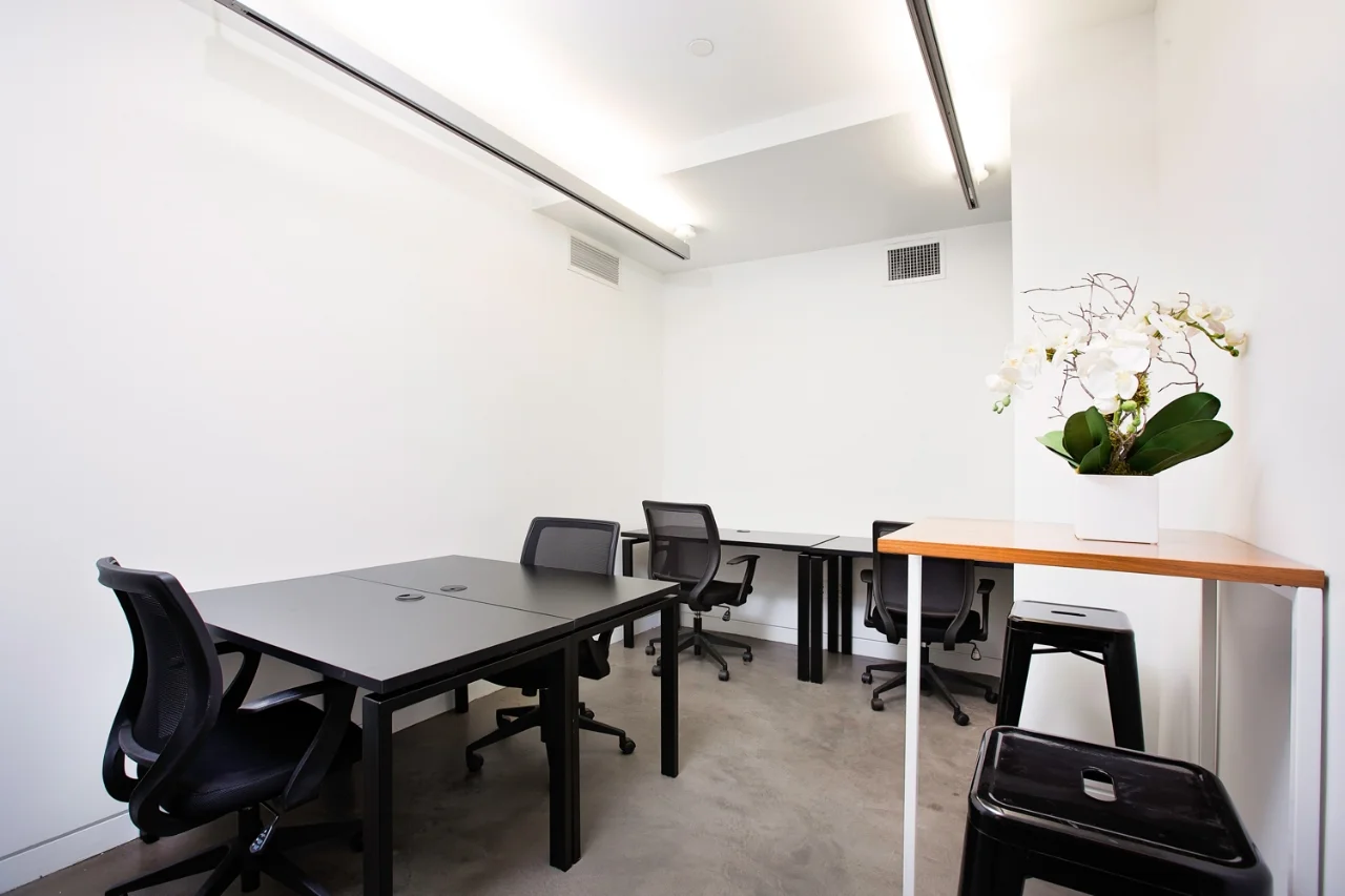 FITS 4 DESKS