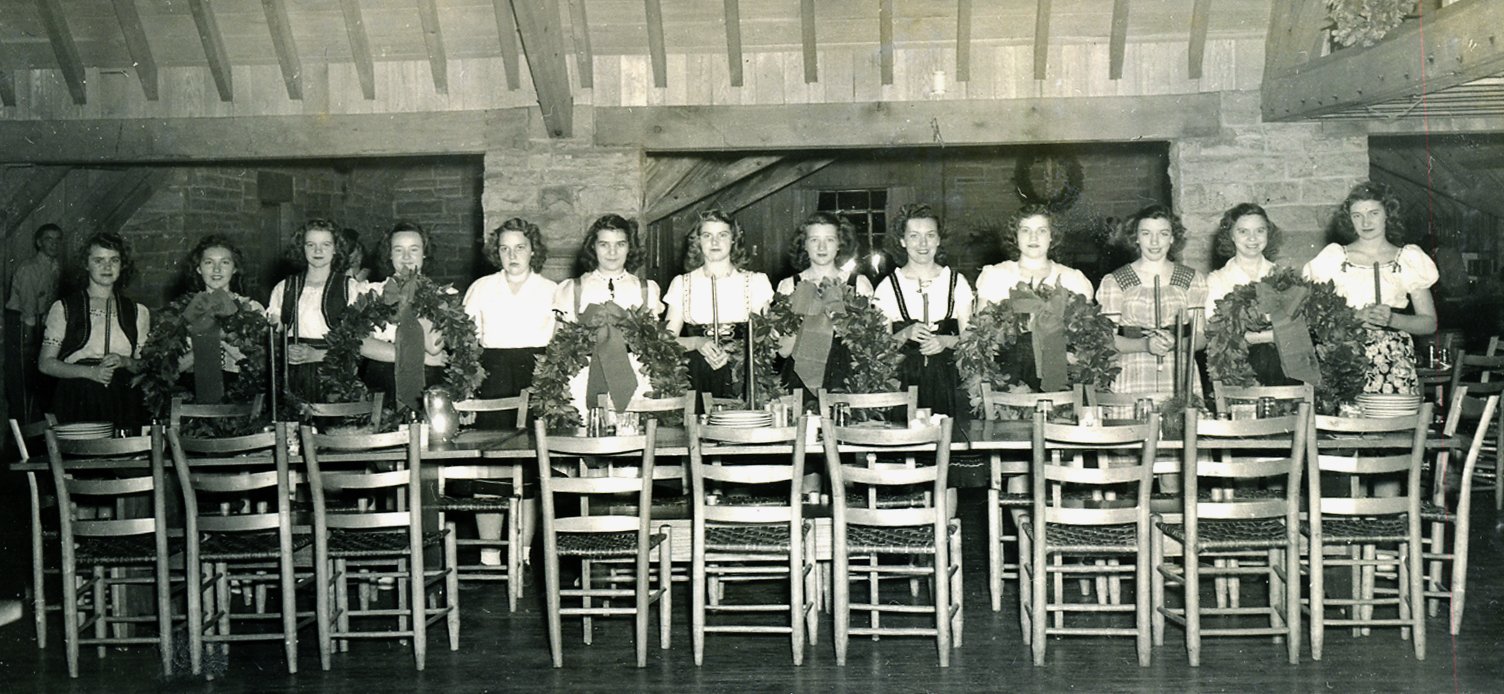 Pass It On Pine Mountain - Wreaths