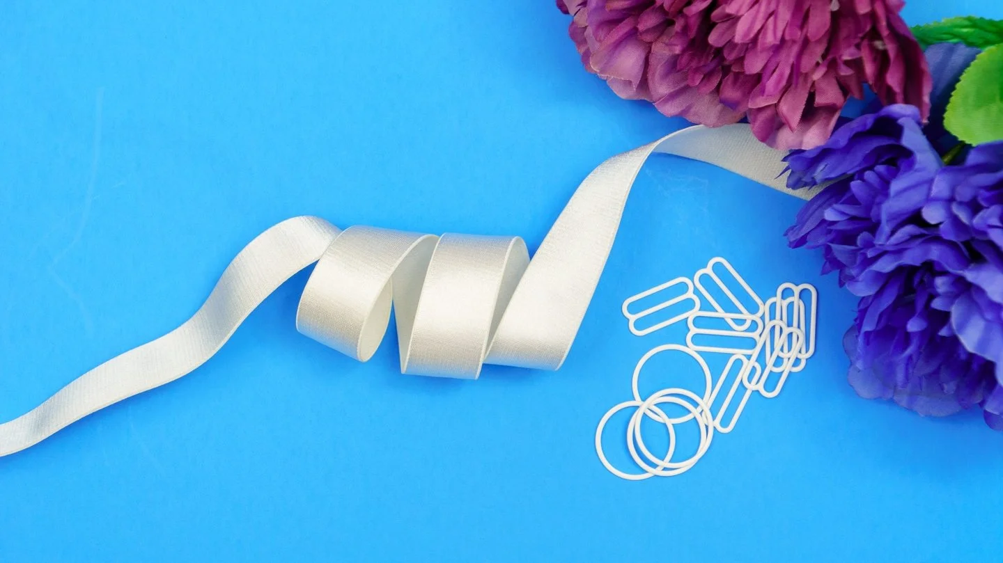 Fuller-bust besties, this one&rsquo;s for you.
Because sometimes the secret to comfort is just... an extra inch.

Our 1&quot; strap elastic features satin on one side and plush on the other &mdash; smooth, supportive, and soft enough to forget you&rs