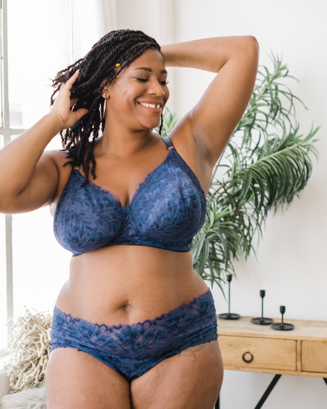 Next up, the wireless wonder: Lanai.

When I drafted her, the design goal was simple:
Maximum wireless support without sacrificing comfort.

And then comes the two-pronged magic &mdash; each size set becomes its own pattern, tailored to the projectio