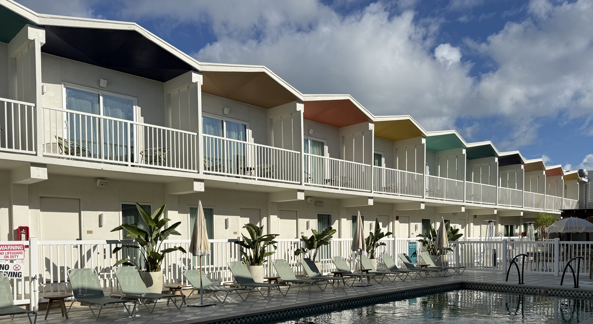 Hotel Lucine.png