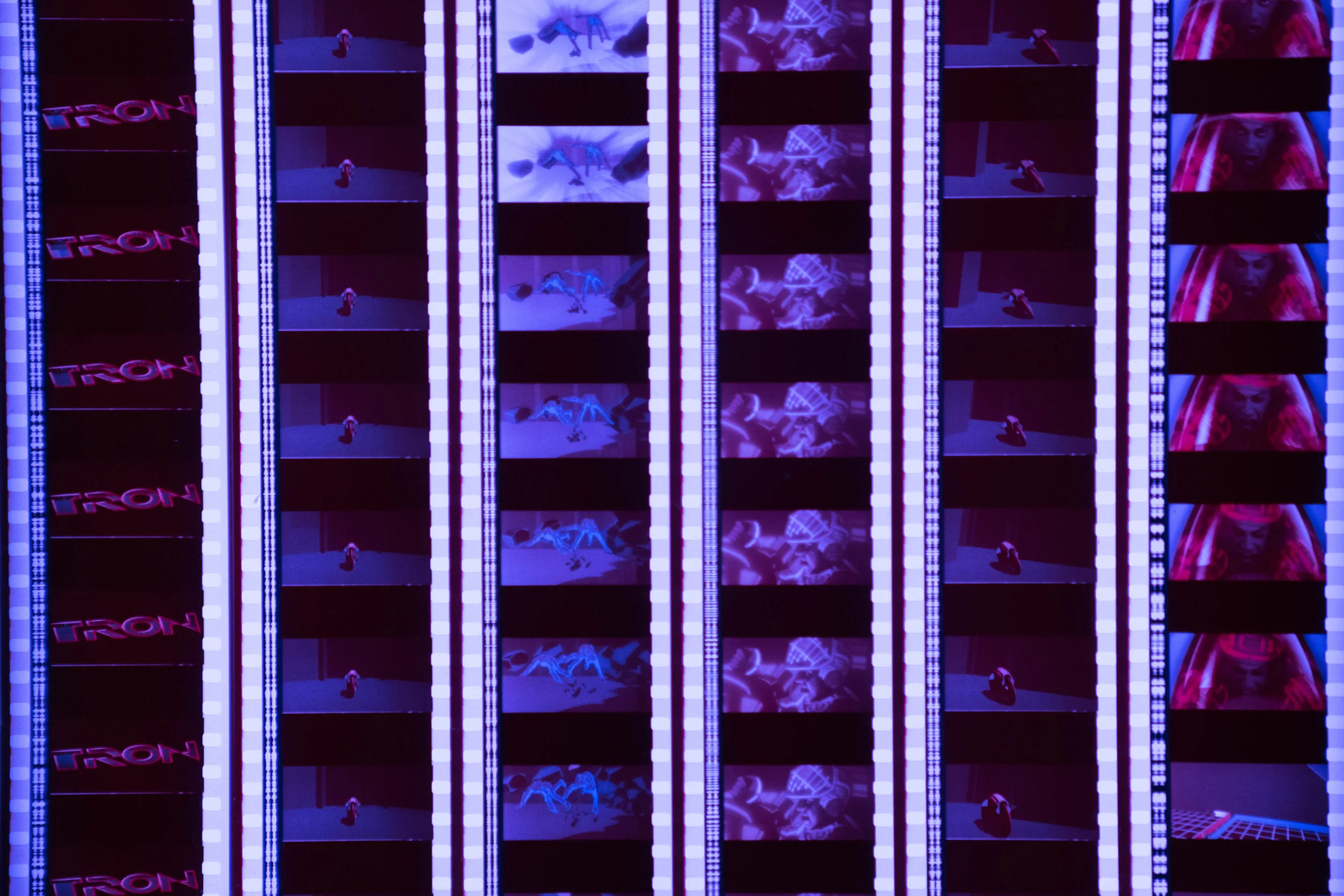 TRON-DETAIL.jpg