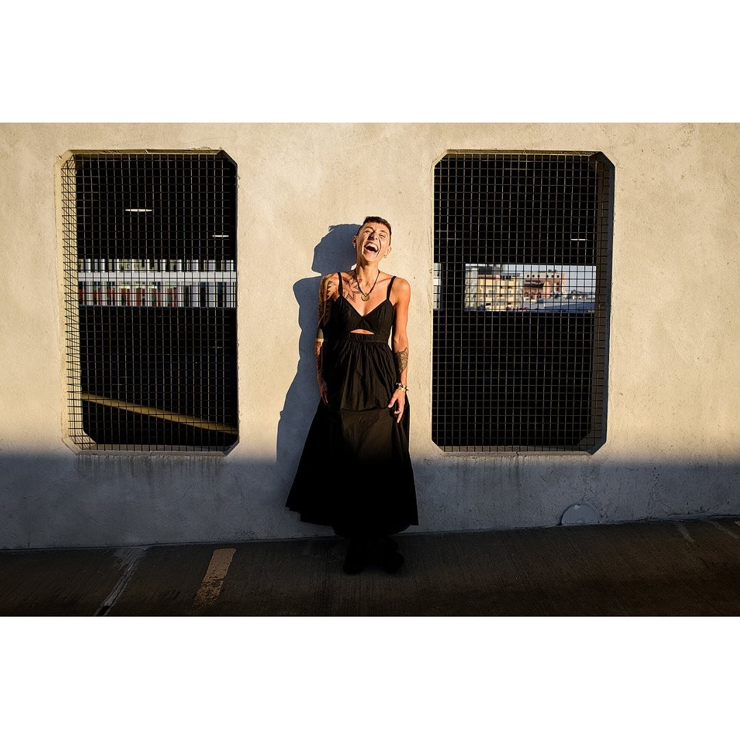 Parking lot portraits are my favorite! @blurbbooks #blurbphotomonth @thesolidpage 

#parkinglotportraits #pvd #lifestyle #riphotographer #janetmoscarello #portraiture #warrenriphotographer