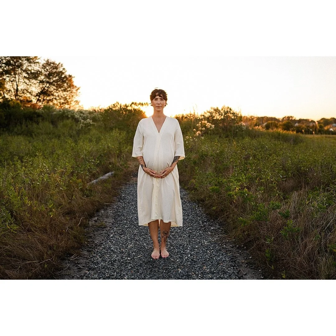 A few frames up on the journal today of Zoe + Ray&rsquo;s Warren RI maternity session. 
[link in bio]

#warrenri #rimaternityportraits #eastbayriphotography #jacobspoint #familyportraits