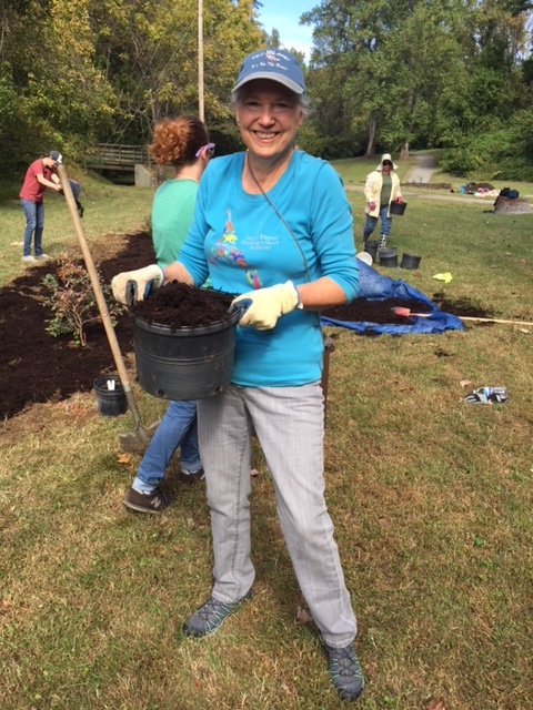  Stella Wear leads team to create native plant garden in High Point.&nbsp;    