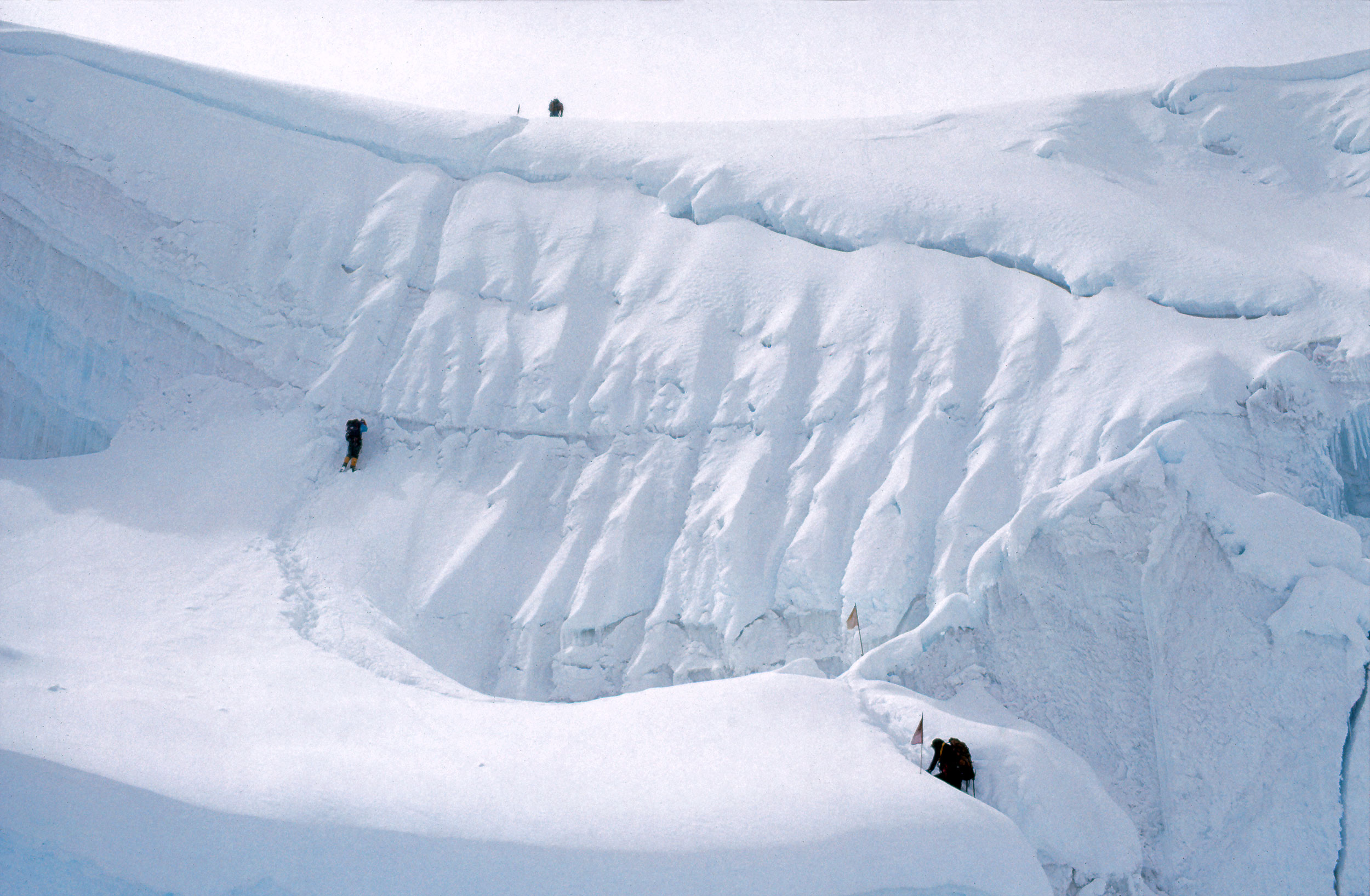 Close-on-Climbing-the-Icefall_c.jpg