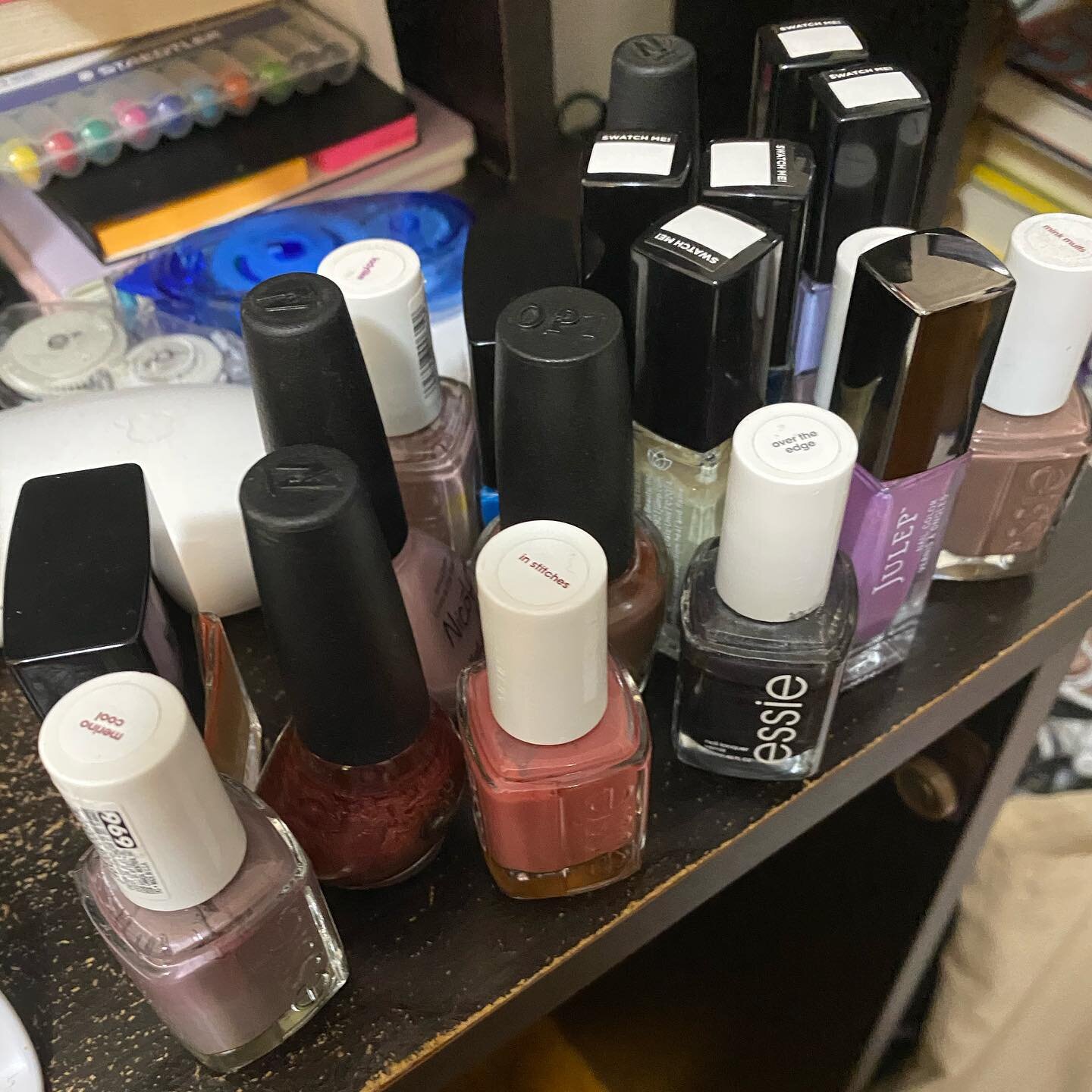 All my nail polish went bad 😫😫😫😫🤦🏽&zwj;♀️🤦🏽&zwj;♀️🤦🏽&zwj;♀️🤦🏽&zwj;♀️..💅🏾💅🏾💅🏾💅🏾
.
I was able to save a few, but still. I think I am going to have to throw all of them away. The smell is really strong which is not a good sigh 👀
.
T