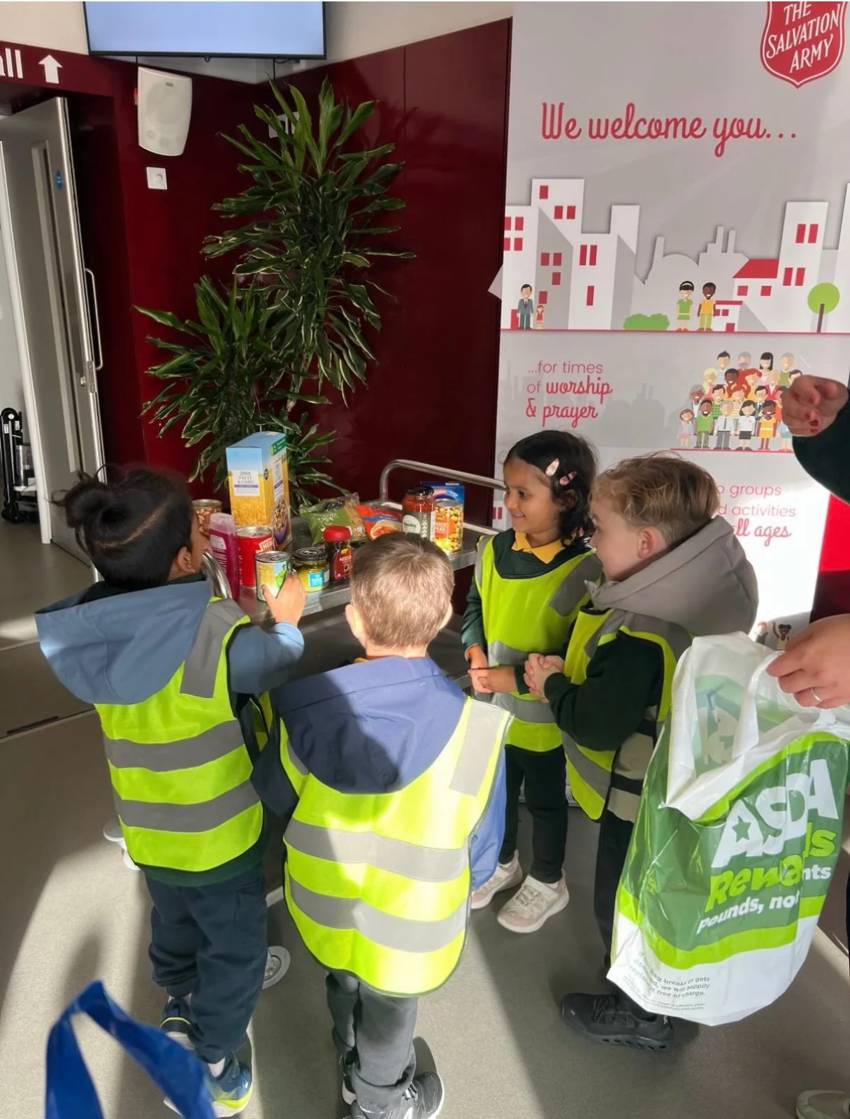🍂🌾 HARVEST TIME&hellip; A TIME FOR GIVING, SHARING &amp; KINDNESS! 🌾🍂

💚 At Enchanted Wood Preschool, we believe that some of life&rsquo;s most important lessons are learnt through kindness, compassion and caring for others.

This harvest season