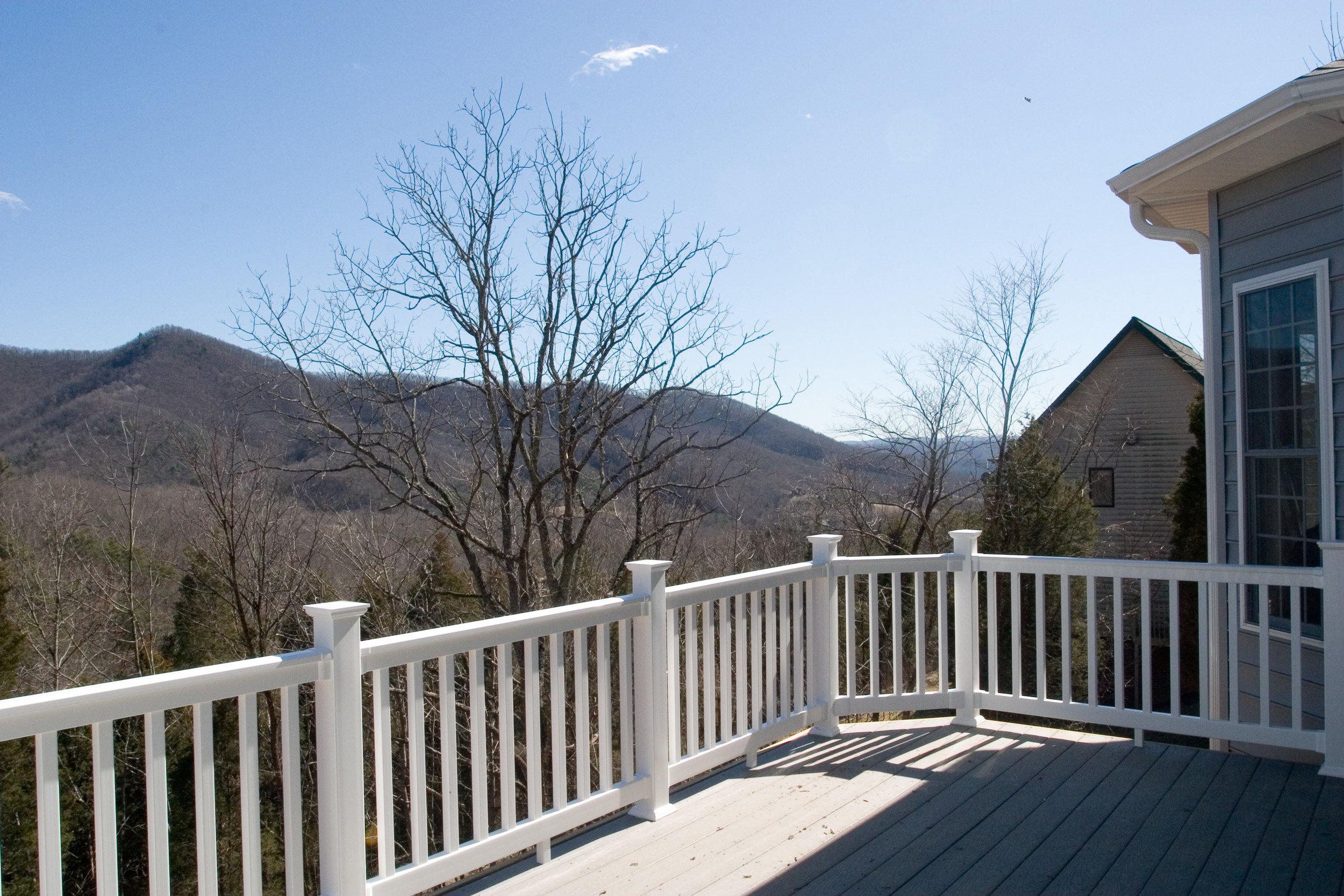 02 Mountain Side Drive View 1.jpg