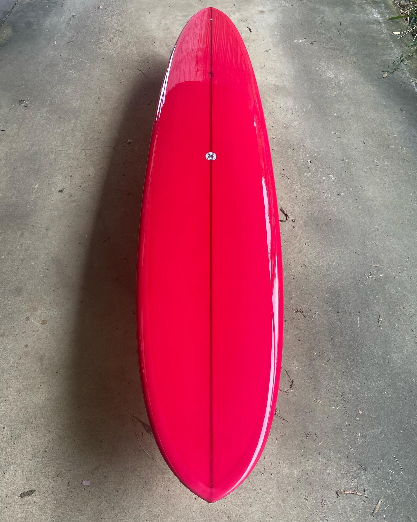 9&rsquo;2&rdquo; &bull; Le Mans &bull; speed shape design with balance rocker, low rails, rolled vee bottom split by single nose concave, single fin fcs box glassed in a combination 7.5 ounce + 6 ounce cloth, white opaque cutlap bottom, red tint cutl