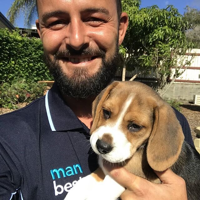 🤳 NATIONAL SELFIE DAY⠀
Whoo-hoo, today is #NationalSelfieDay so we thought we'd show you how it's done 🐶  Meet Daisy with her humans' best mate, and Man's Best superstar Shannon. Tag us in a selfie with your #mansbestie and we'll share the love 💞 