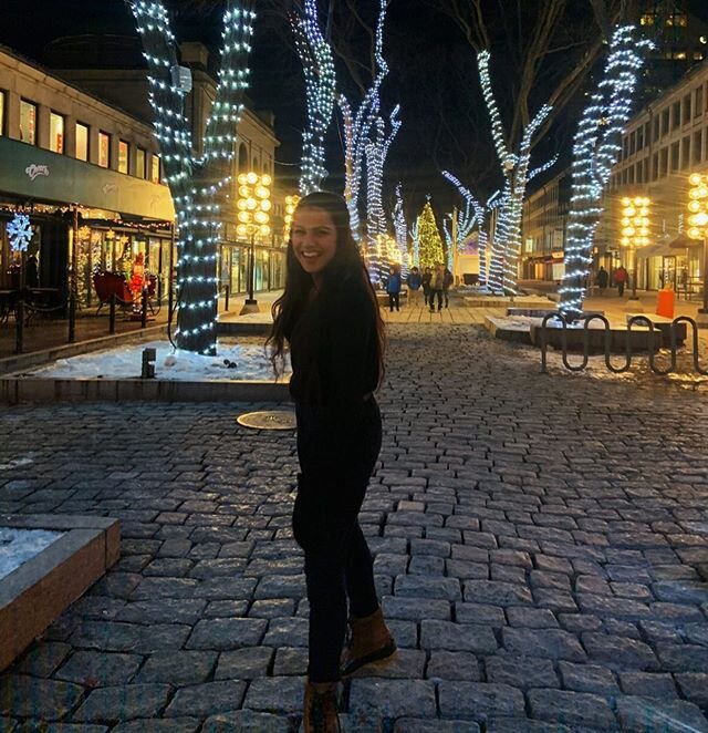Really not centred, clearly not bothered 🤷🏽&zwj;♀️
-
-
-
-
#boston #massachussetts #christmas #lights #should #be #up #all #year #epstein #holidays #TDgarden #cloudnine #didnt #winter  #snow #kiwi #actress #singer #kill travel #throwback #happynewy