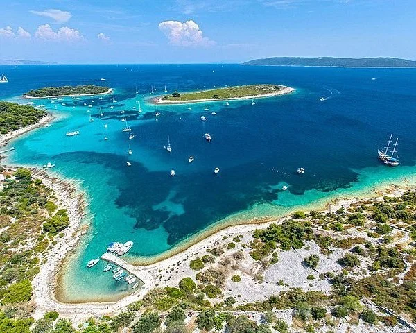 Croatia Blue Lagoon2.jpg