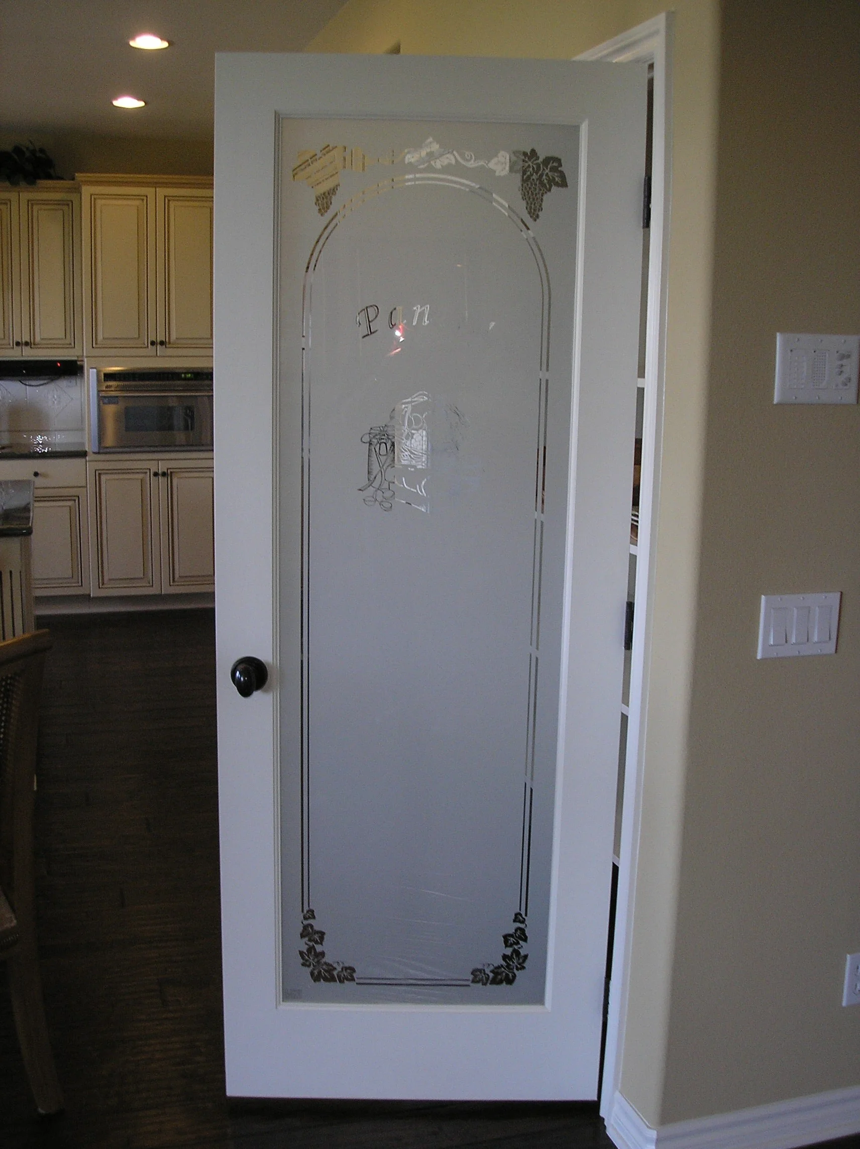 PLAN 3 PANTRY DOOR # 1590.JPG
