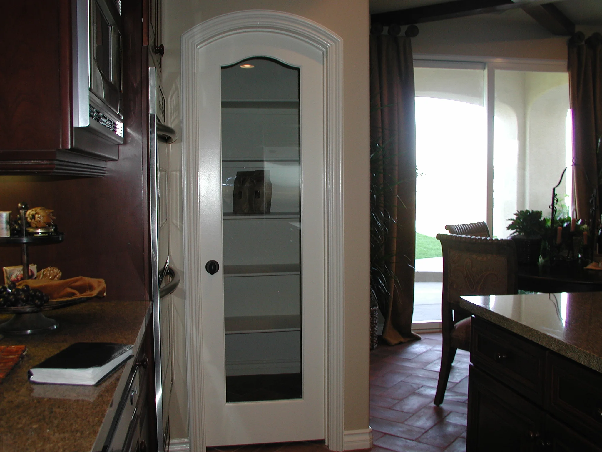1 LITE 8000 ARCH PANTRY.jpg