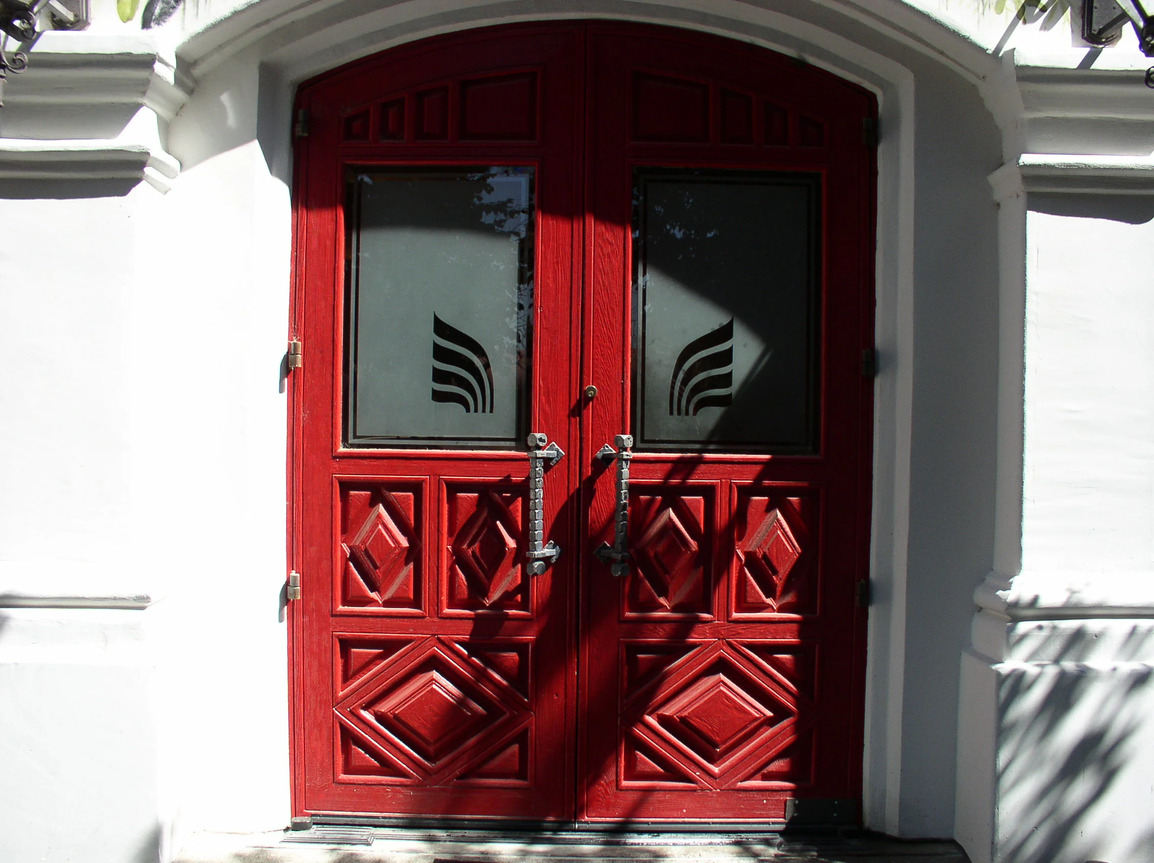 CANTINA DOORS EXT.JPG