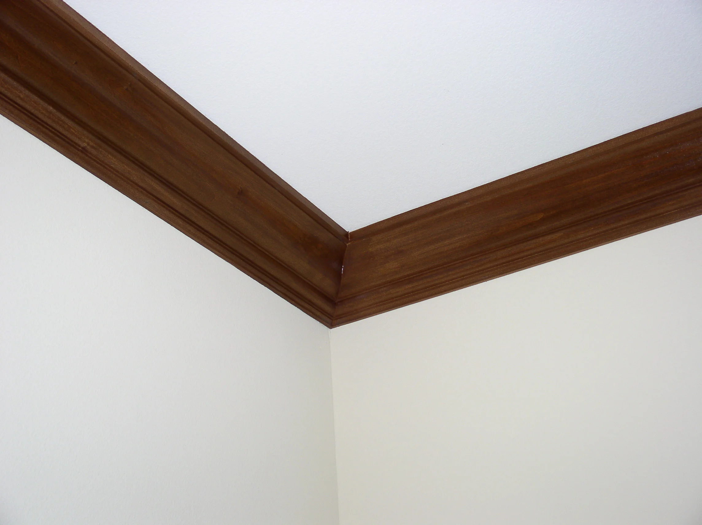 PLAN 1 LIVING STAIN CROWN.JPG