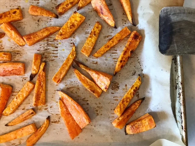 Sweet &amp; Spicy Sweet Potato Fries