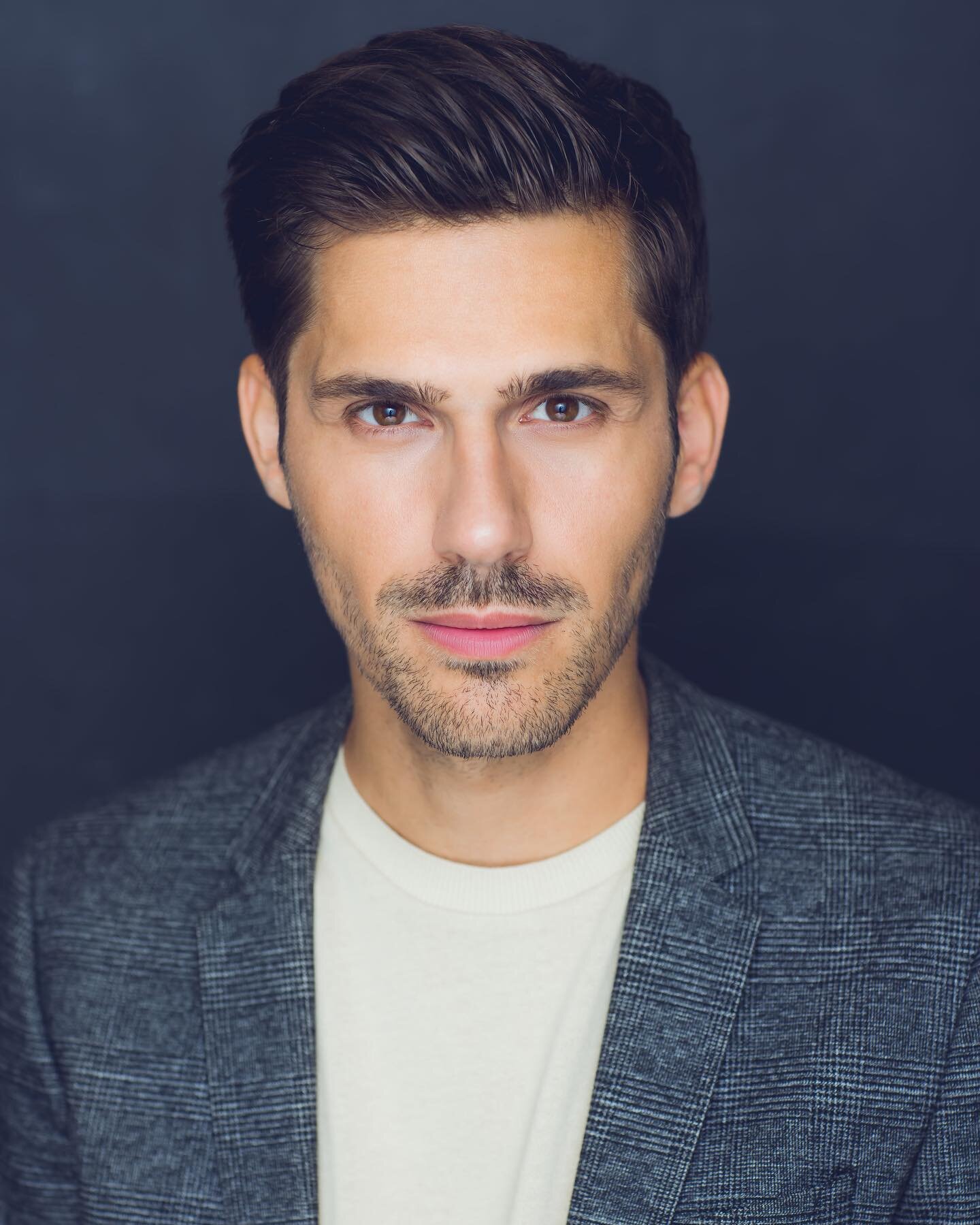 Suited up - New headshots by the talented @studiococonyc 

#actor #singer #dancer #performer #headshots
#Broadway #theatre #tv #film #casting #audition 
#model #malemodel 
#shoot #portrait #hair
#Paris #NYC #Brooklyn #French