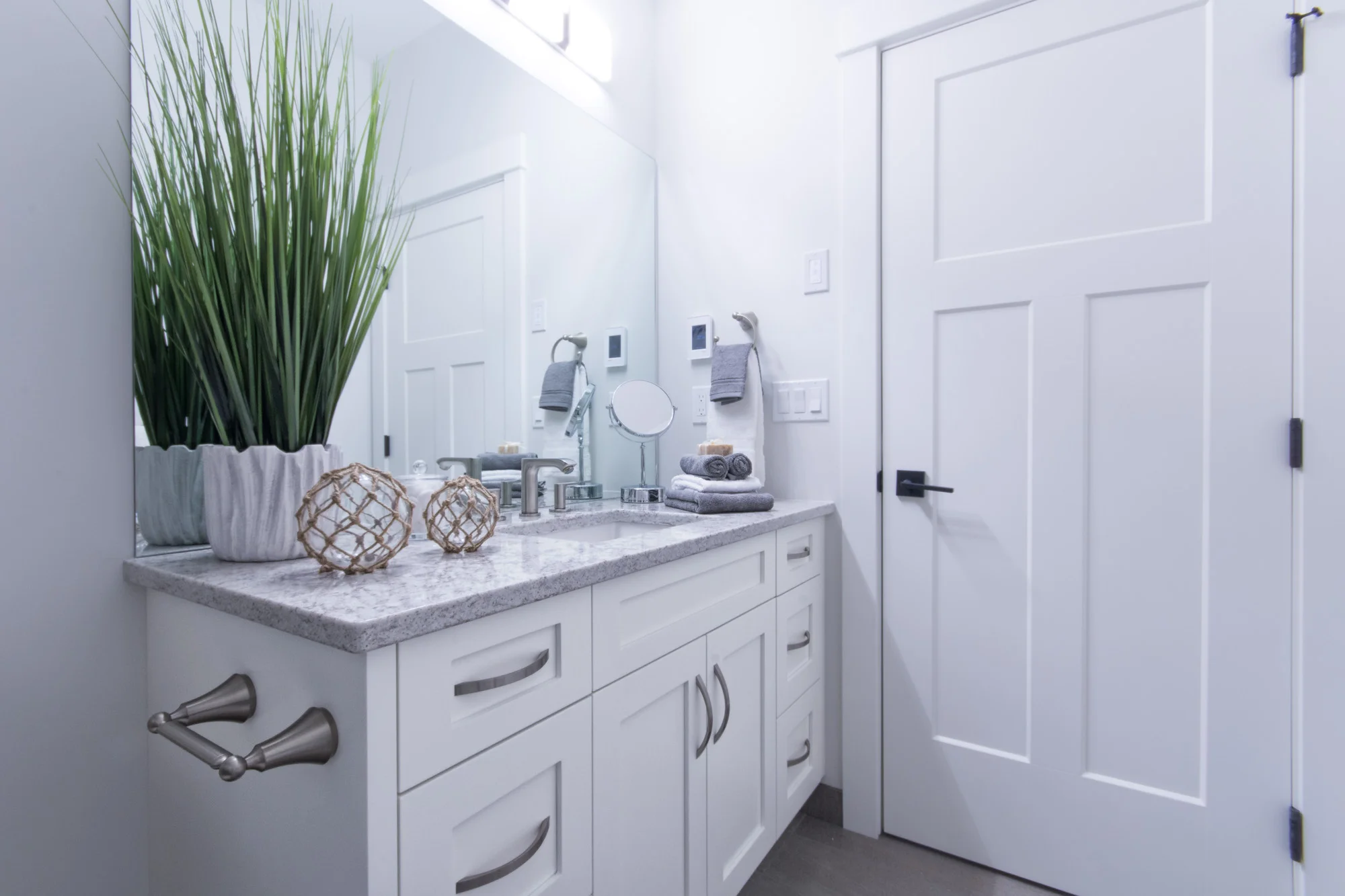 Lower Unit - Bathroom