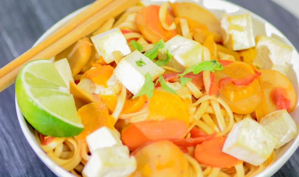 Tofu and vegetable lo mein (and notes on meeting Santa)