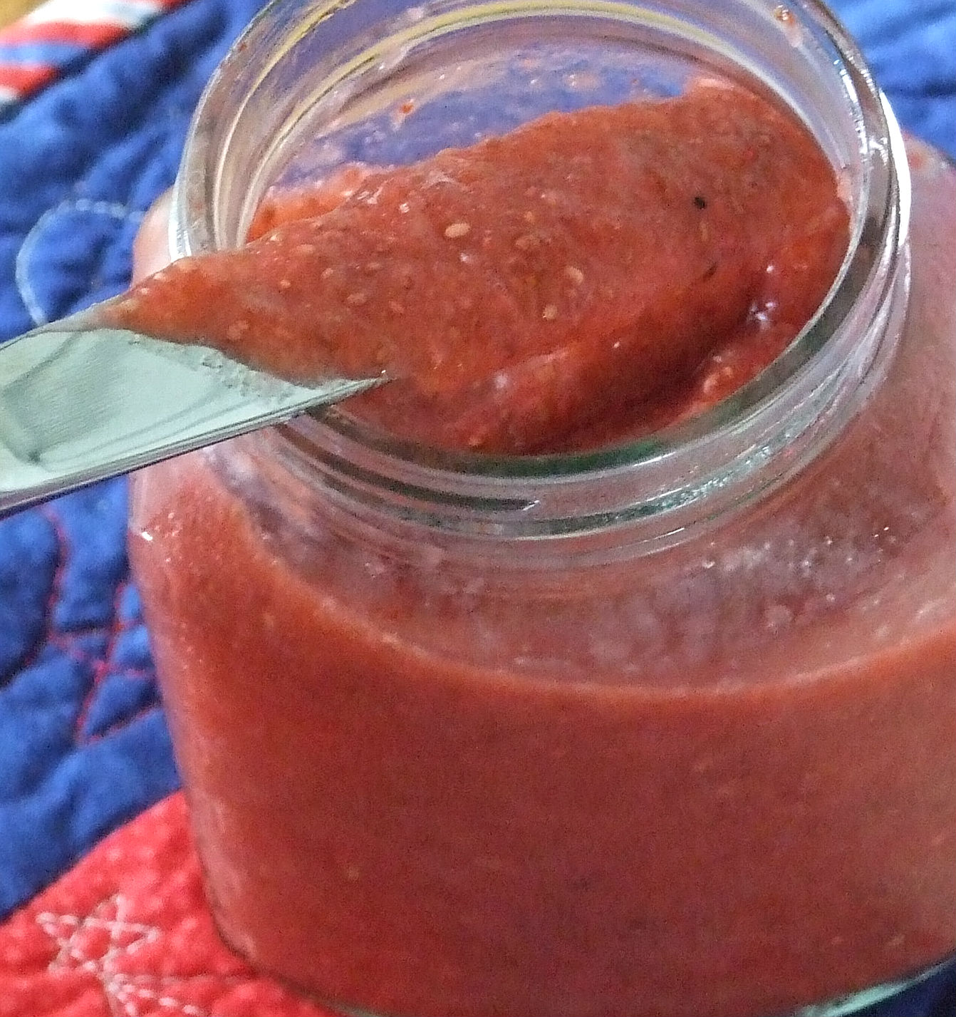 no_cook_chia_jam.jpg