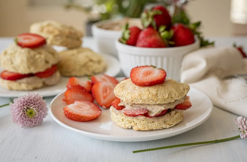 Date-Sweetened Vegan Vanilla Cashew Cream 