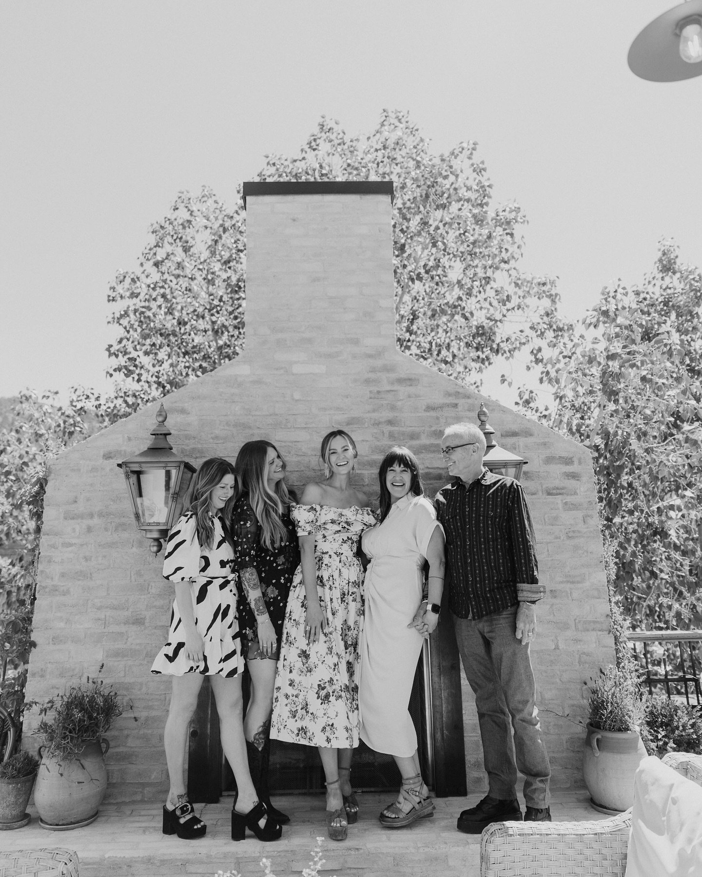 HAPPY TUESDAY! This summer has been amazing but we&rsquo;re so excited to ring in some cooler nights and the beauty of Colorado fall *and the warm hair that comes with it* who&rsquo;s with us?! 

#salidahairsalon #salidacoloradohairsalon #loticsalon