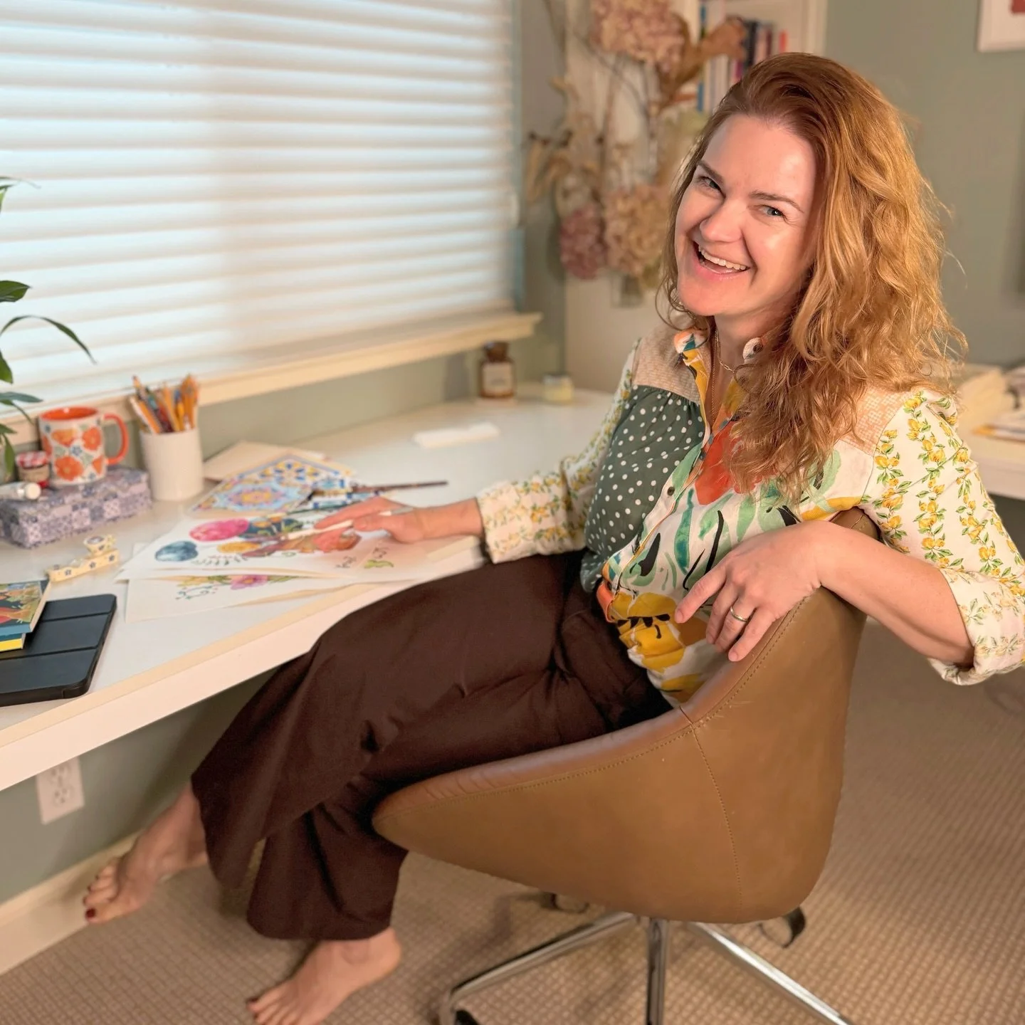 So happy to be back in my studio! 🩵 The year started off on such a wonderful note, and I&rsquo;m excited to carry that energy forward. Feeling ready to paint more, work with clay, and collaborate with inspiring brands and people 🧡 
Thank you @_dear