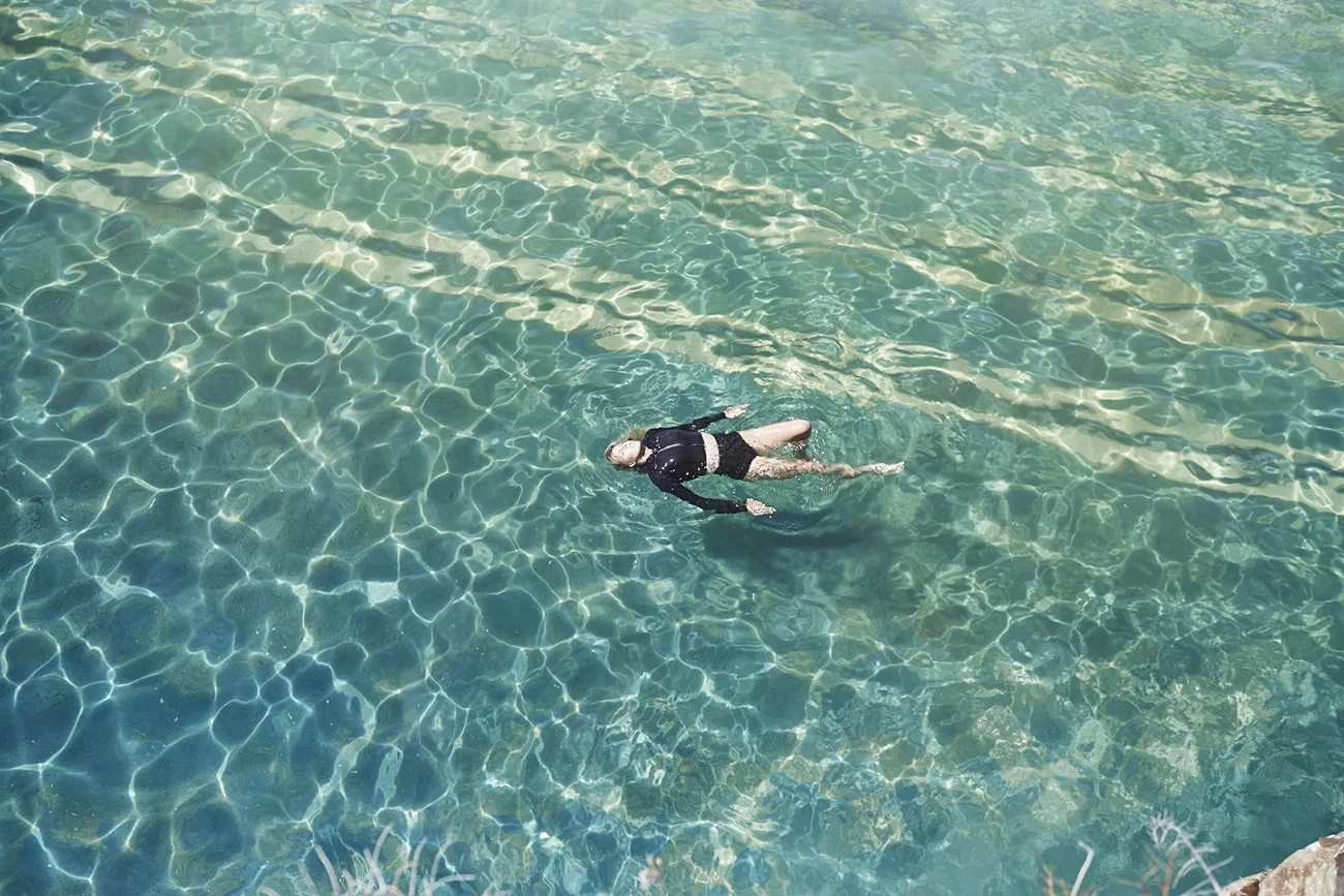 laura-enever-float--1300x867 copy.jpg