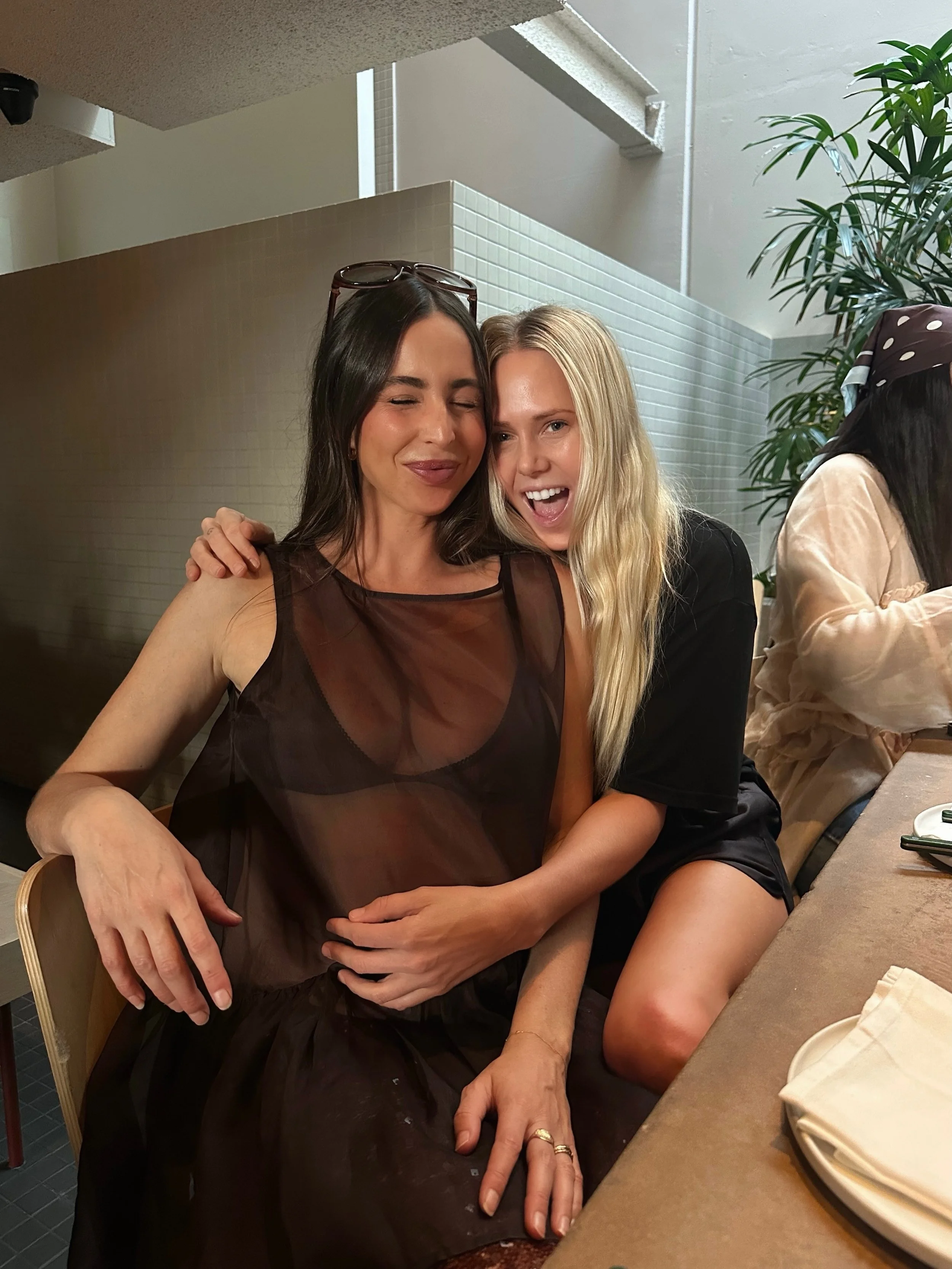 CHAPTER : ALL THE SWEET THINGS LATELY💘💘💘💘💘💘💘💘

But also not sure how we get invited back every year @ellidy_ 😂😂😂 @mickfanning_charitygolfday BEST DAY OF THE YEAR

love our job 🫶 and love watching the grommys shred! @billabong_australia

Y