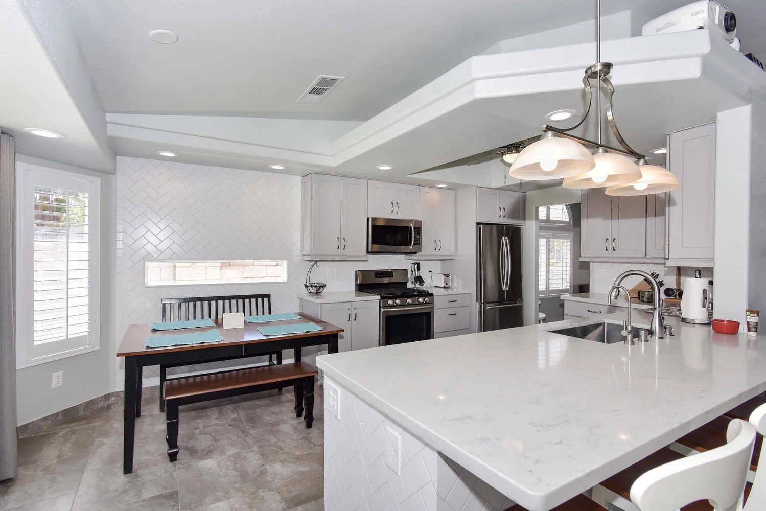 9101 Baysinger Dr Las Vegas NV-large-010-14-KITCHEN-1499x1000-72dpi.jpg