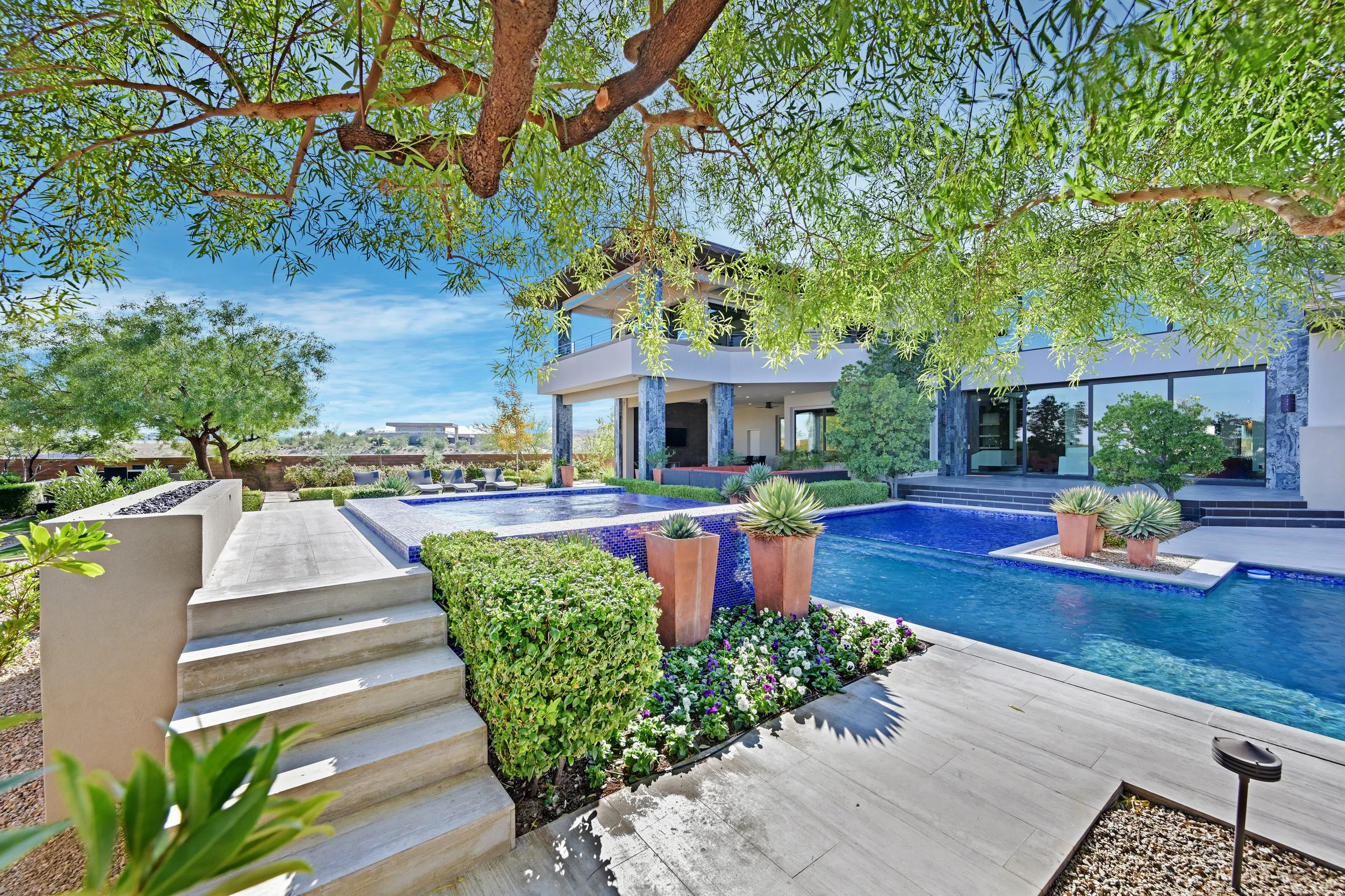 Why High-Net-Worth Californians and Washingtonians Are Choosing Las Vegas: A Complete Guide to Tax Advantages and Luxury Living