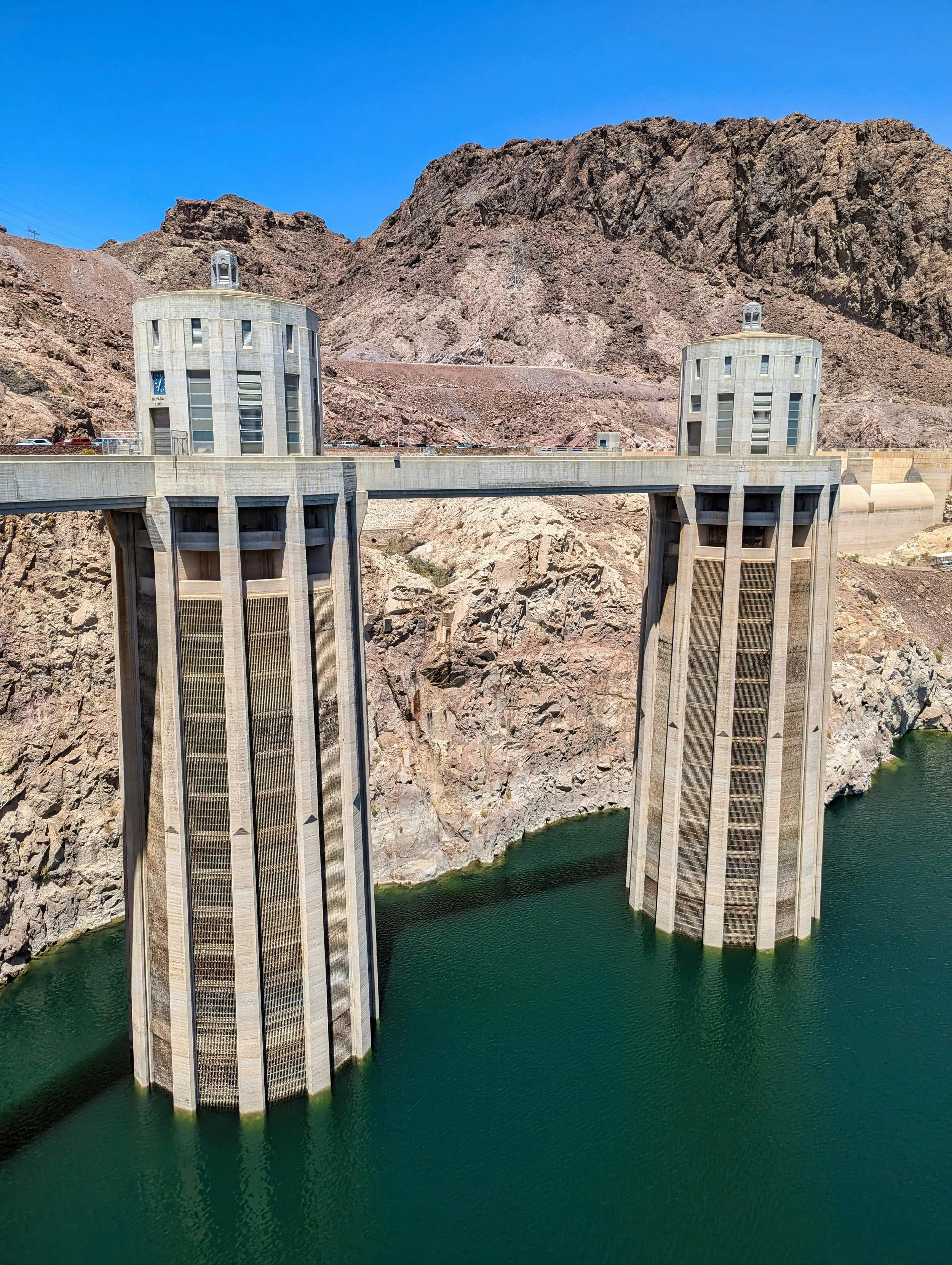 Hoover Dam and Lake Mead supplying water to Las Vegas real estate market