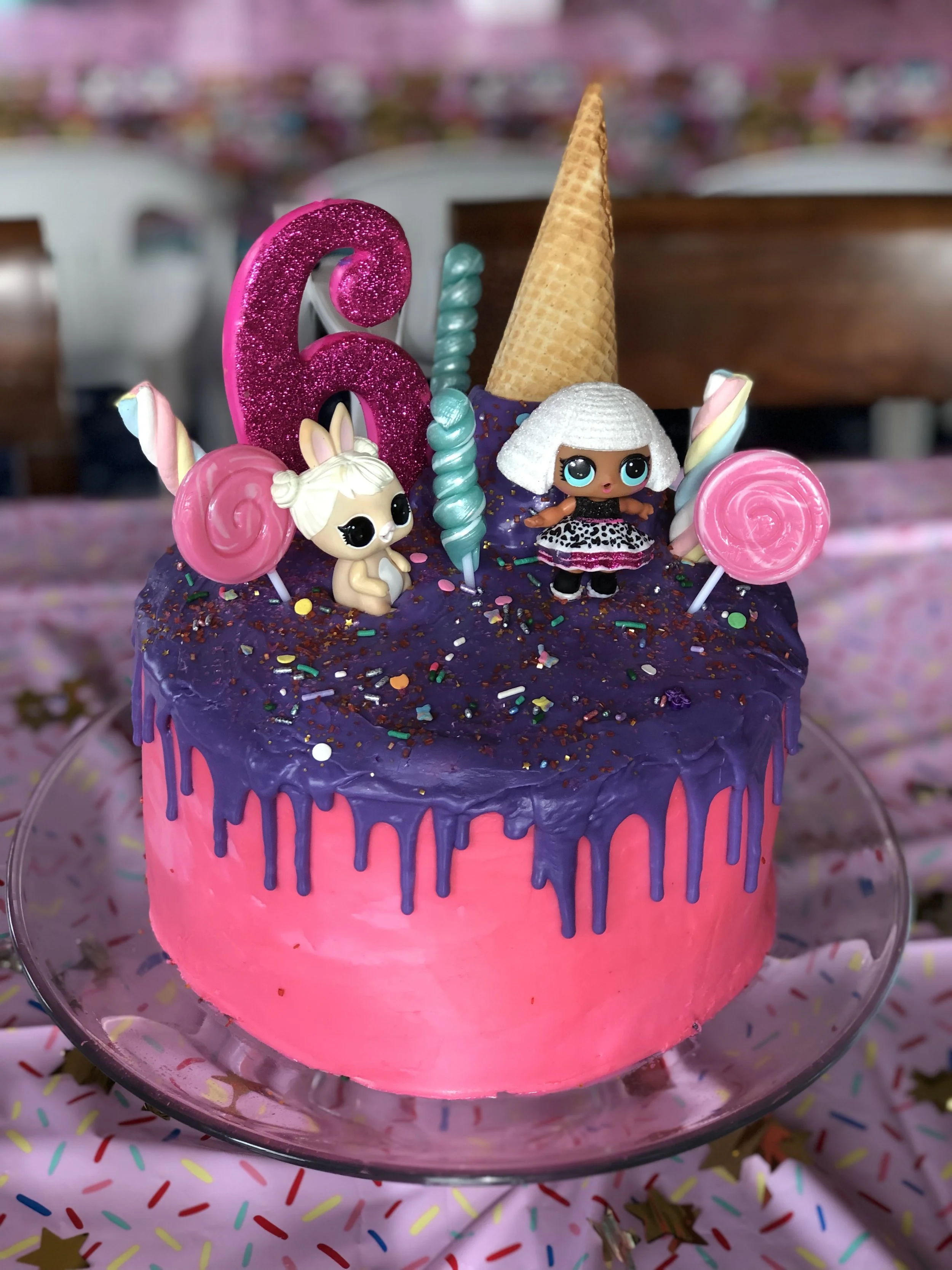 Cake included in “All inclusive LOL PARTY”