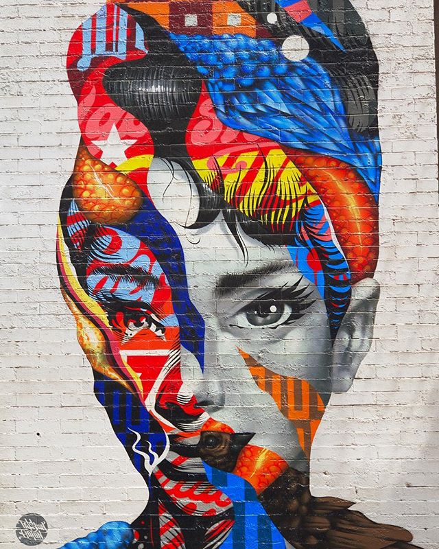 Under the skin.
.
.
.
.
.
#littleitaly #nyc #newyork #streetart #cafferoma #shotoniphone #manhattan #vsco #vscocam #hashtag #latergram #tbt #throwbackthursday #mural #soho #audreyhepburn #graffitti