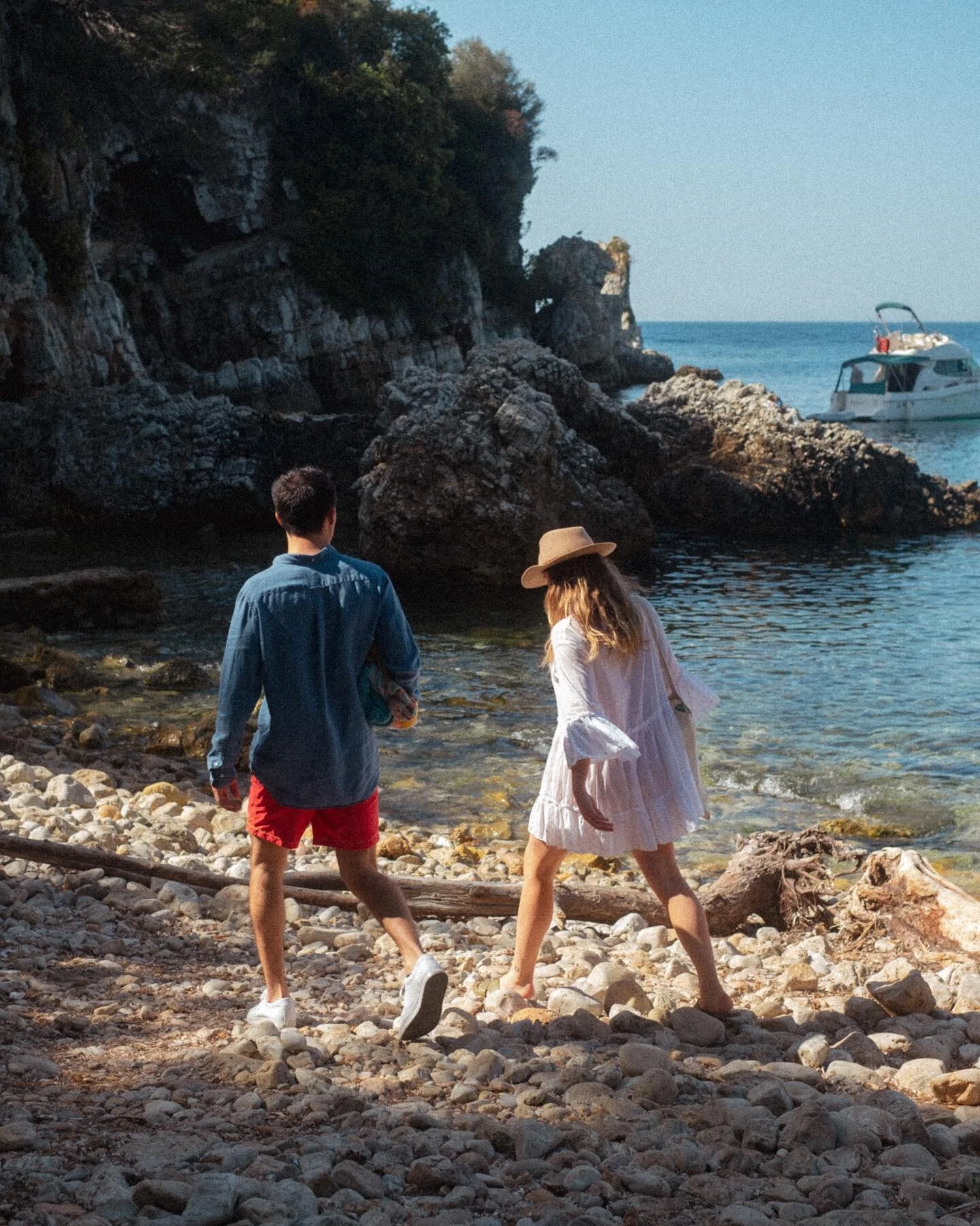 Just two strangers #fujifilm